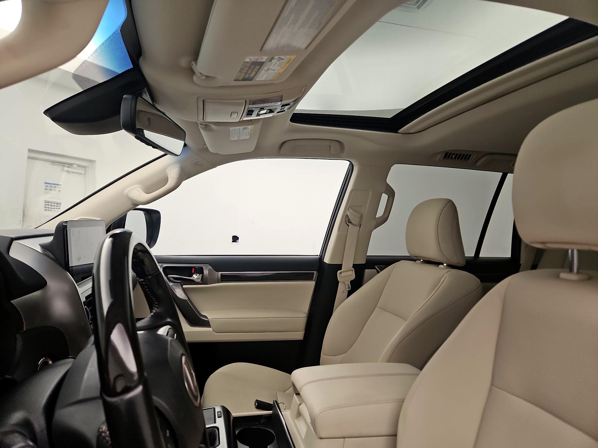 Thumbnail: 2022 Lexus GX - 18