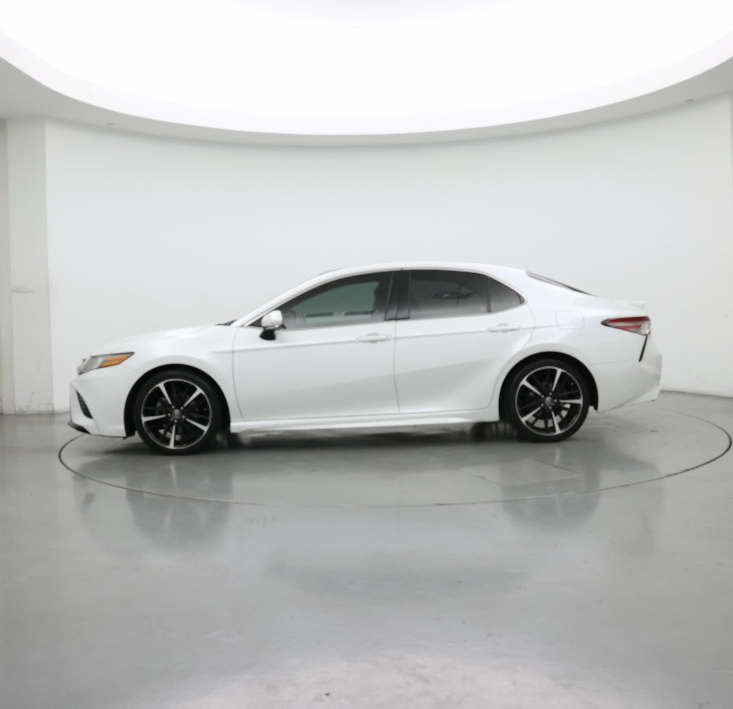 Thumbnail: 2018 Toyota Camry - 3