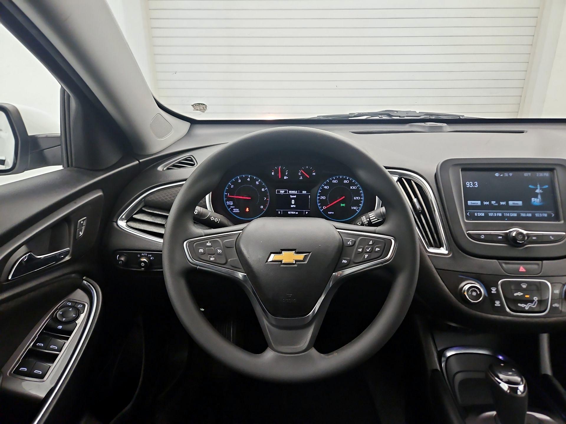 Thumbnail: 2018 Chevrolet Malibu - 10