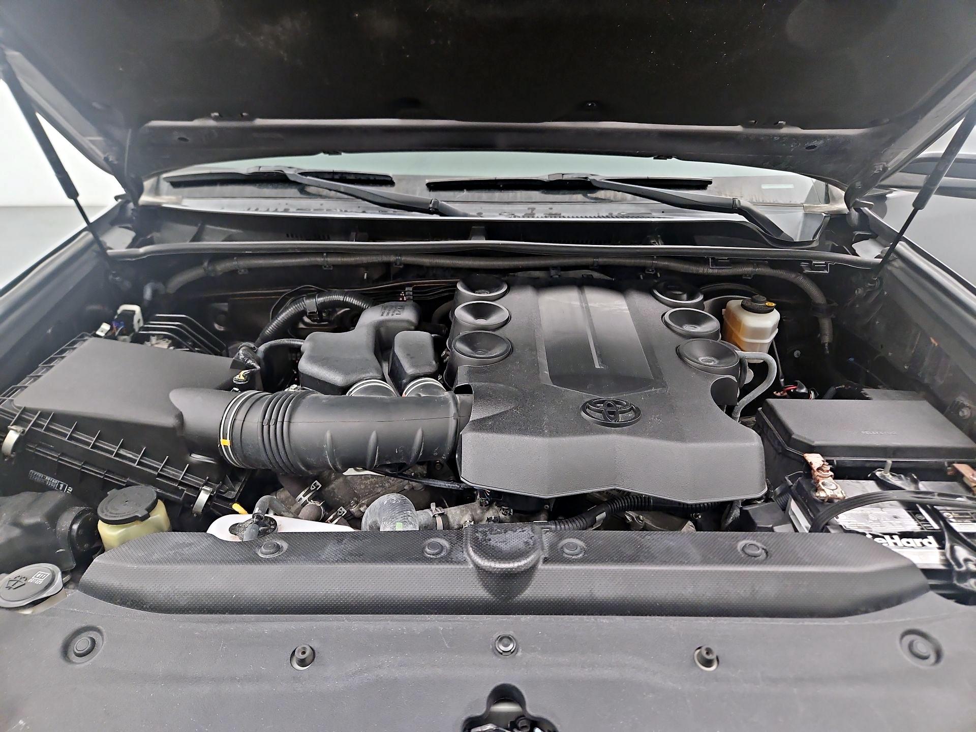 Thumbnail: 2016 Toyota 4Runner - 18