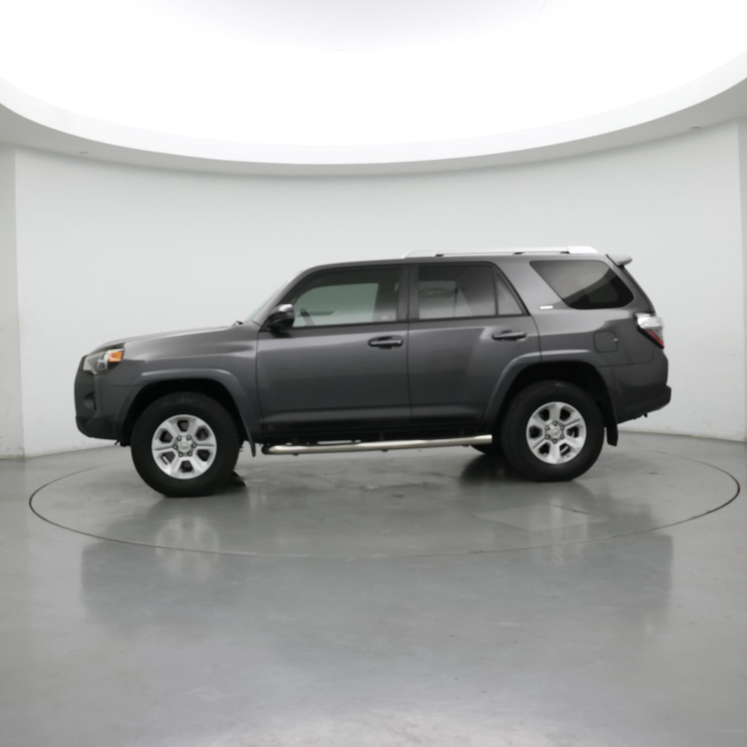 Thumbnail: 2016 Toyota 4Runner - 3