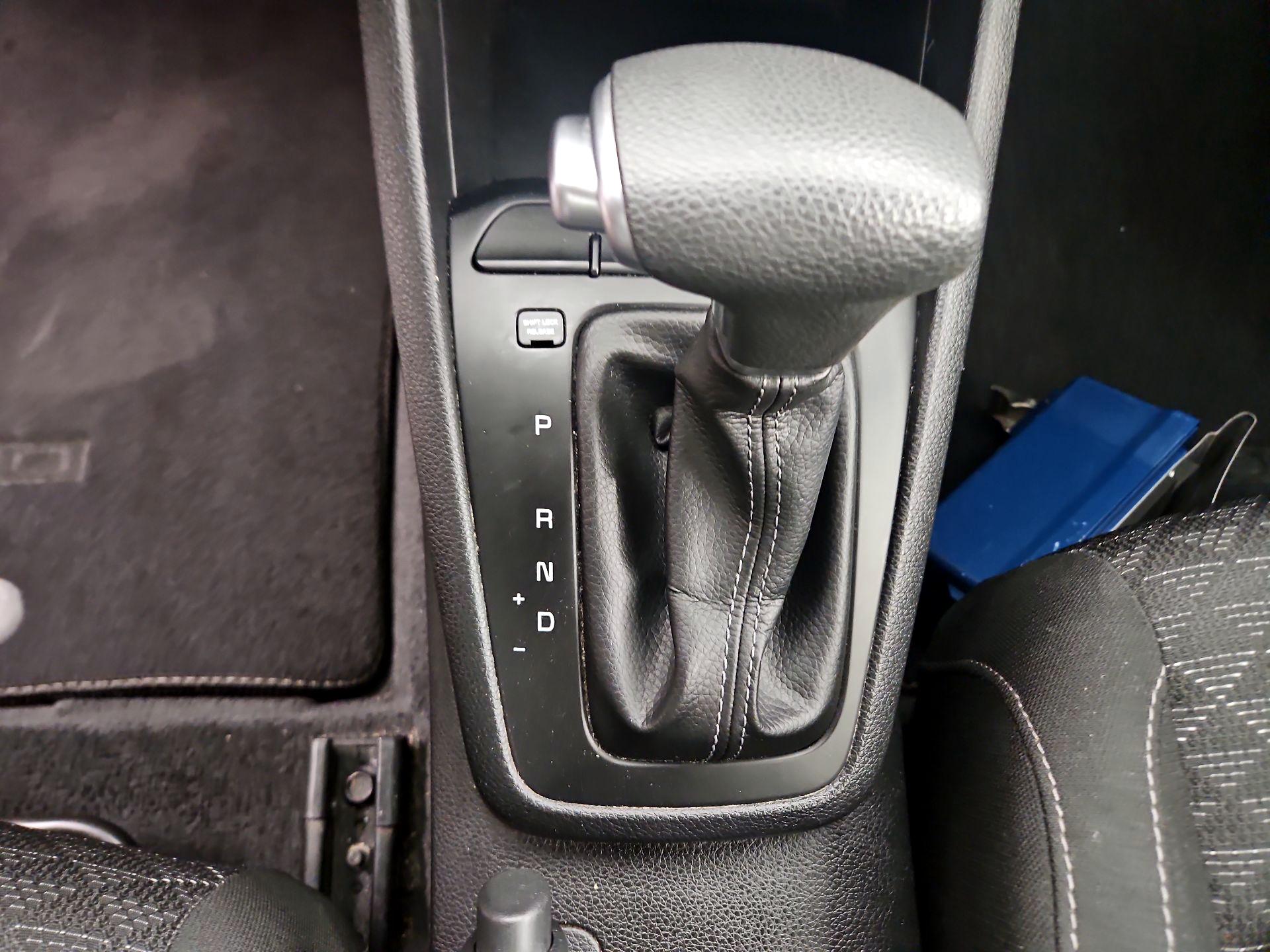 Thumbnail: 2019 Kia Rio - 16