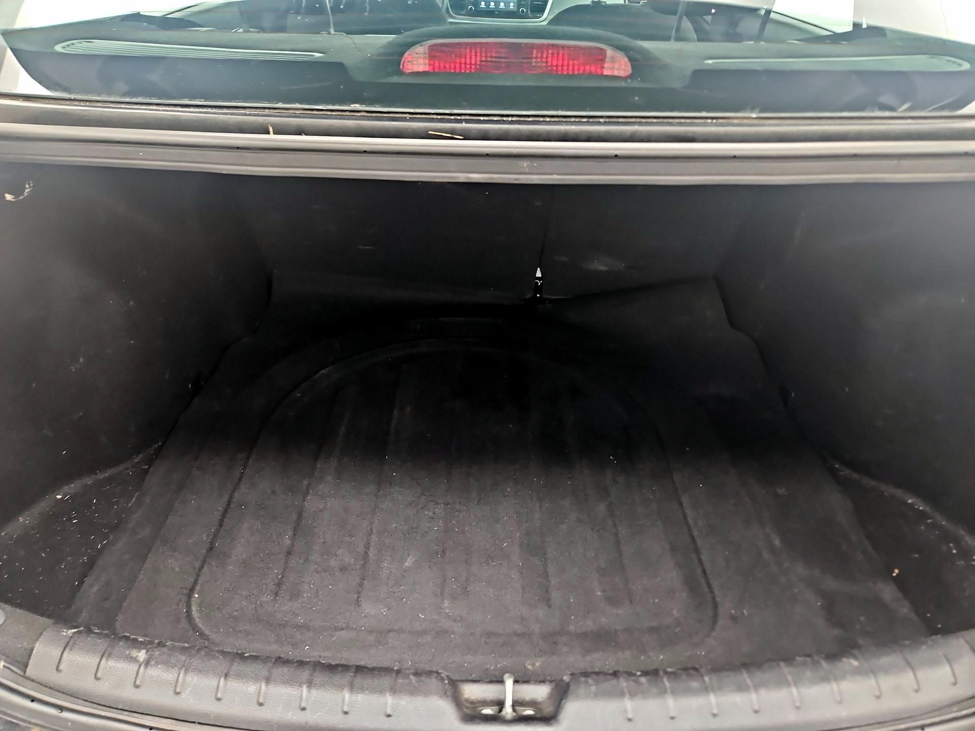 Thumbnail: 2019 Kia Rio - 19