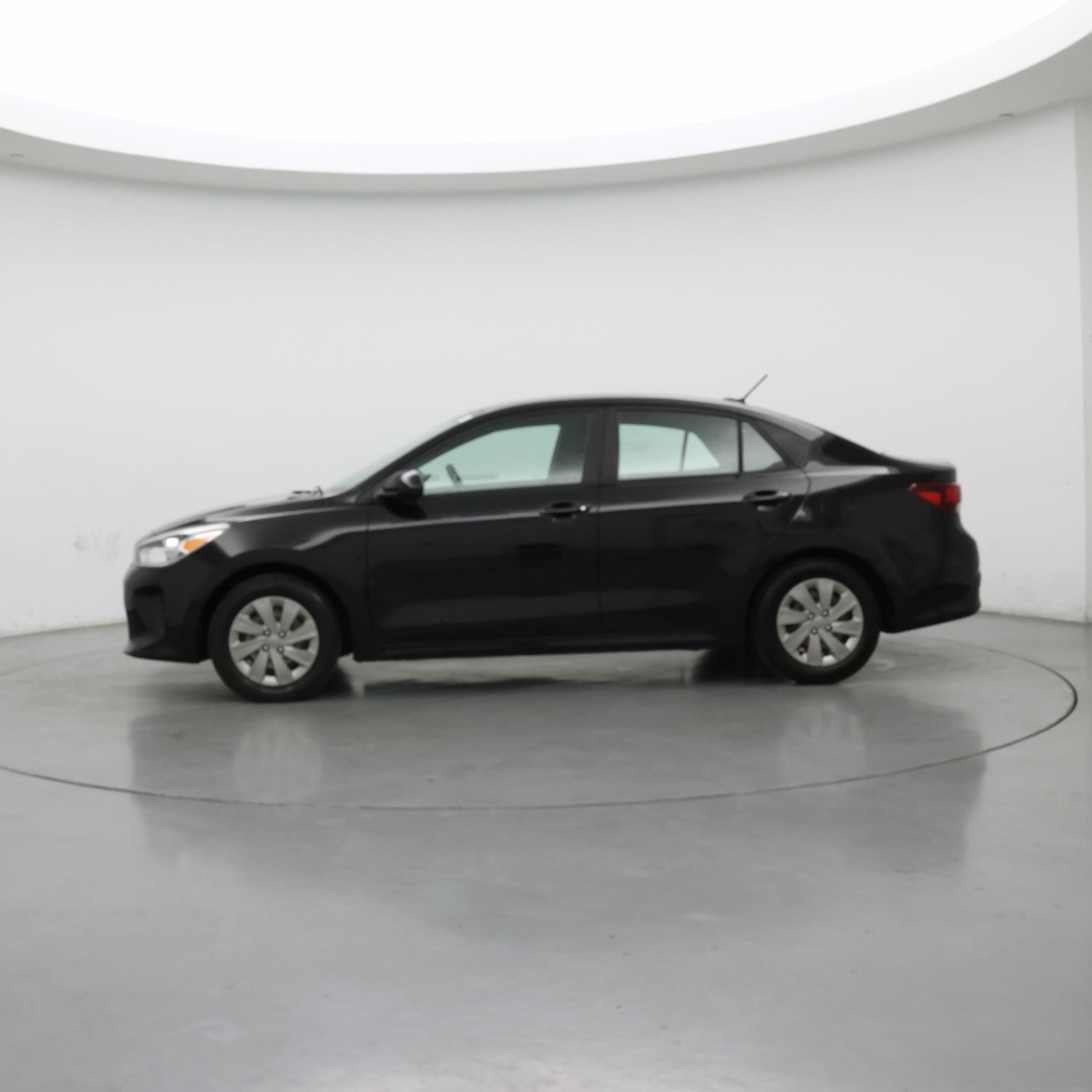 Thumbnail: 2019 Kia Rio - 3