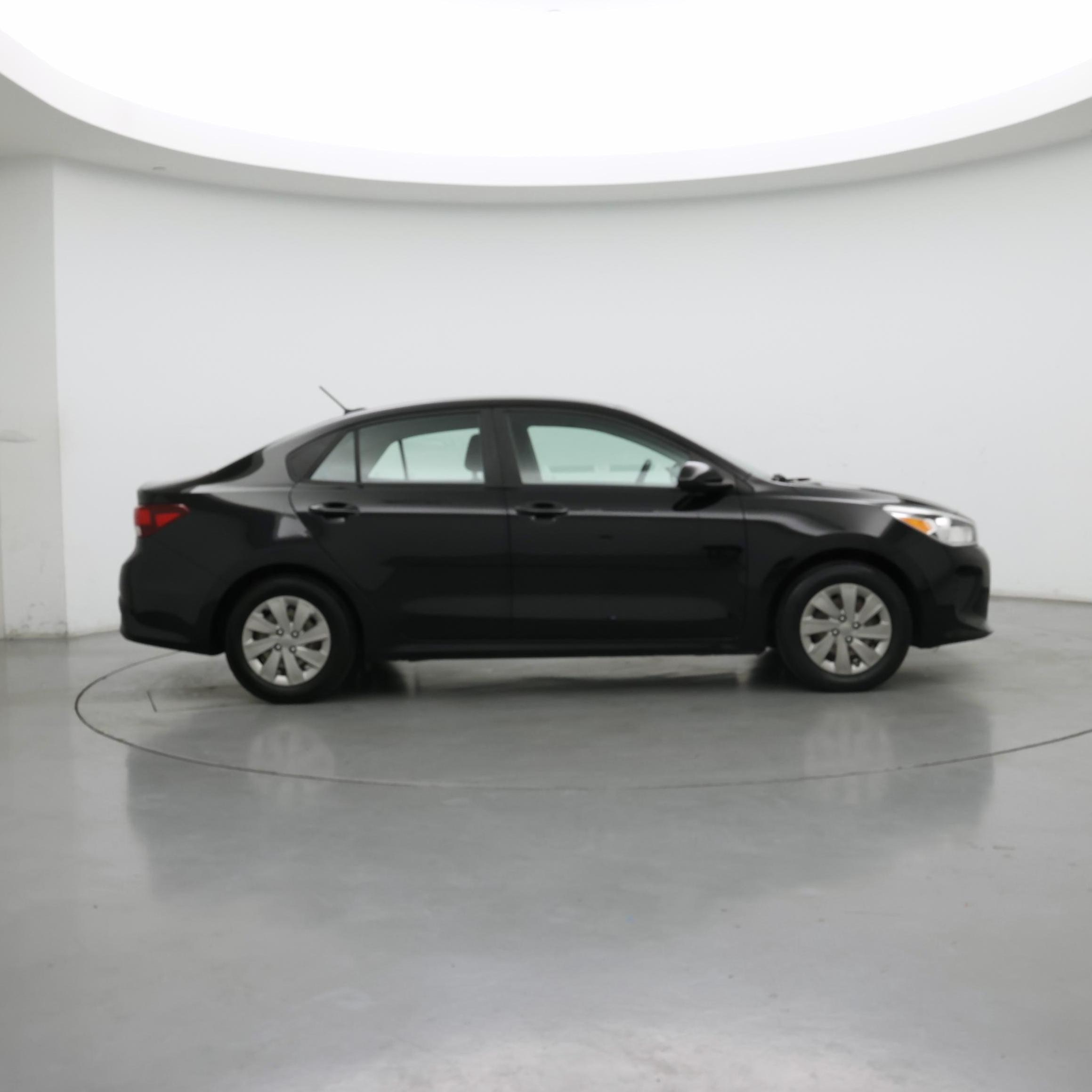 Thumbnail: 2019 Kia Rio - 7