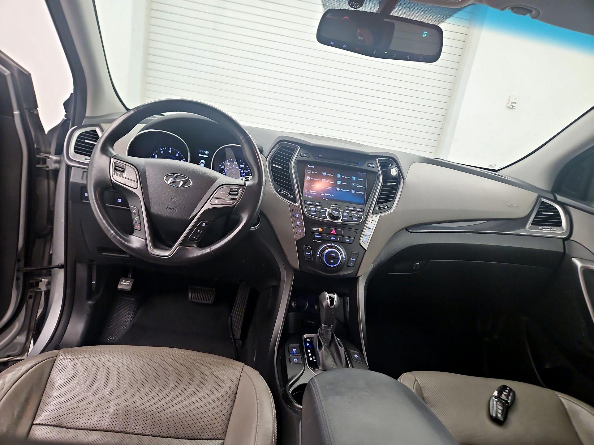 Thumbnail: 2016 Hyundai Santa Fe - 9