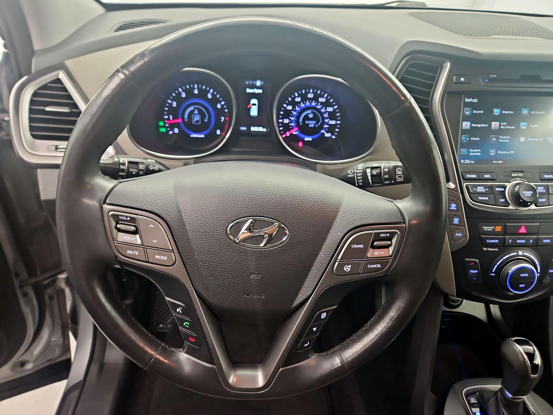 Thumbnail: 2016 Hyundai Santa Fe - 10