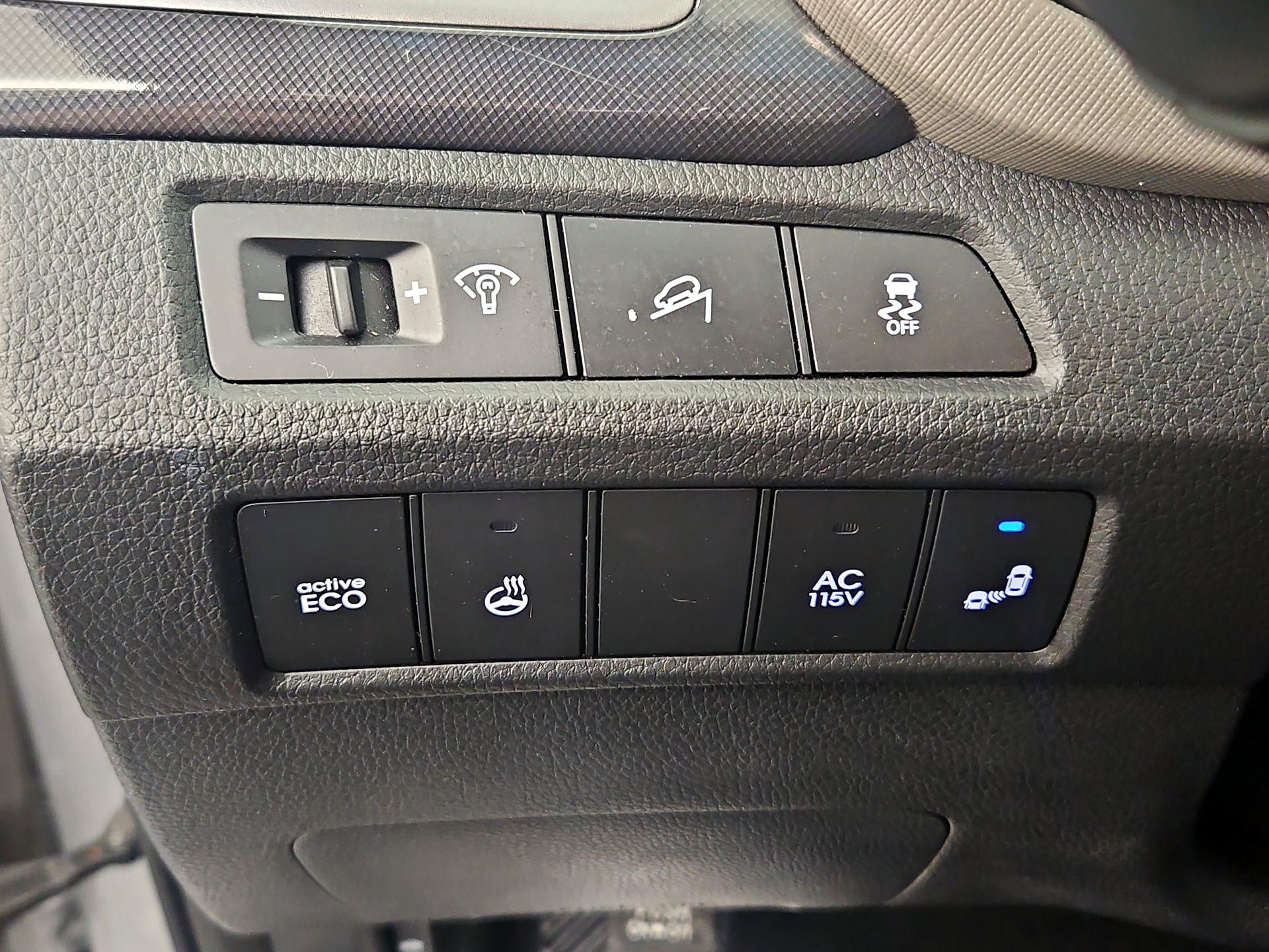 Thumbnail: 2016 Hyundai Santa Fe - 13