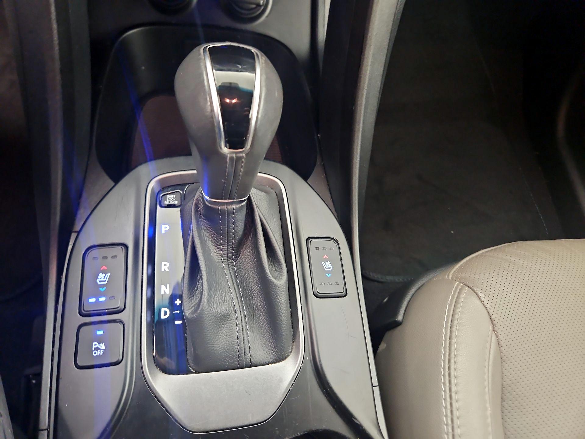 Thumbnail: 2016 Hyundai Santa Fe - 17