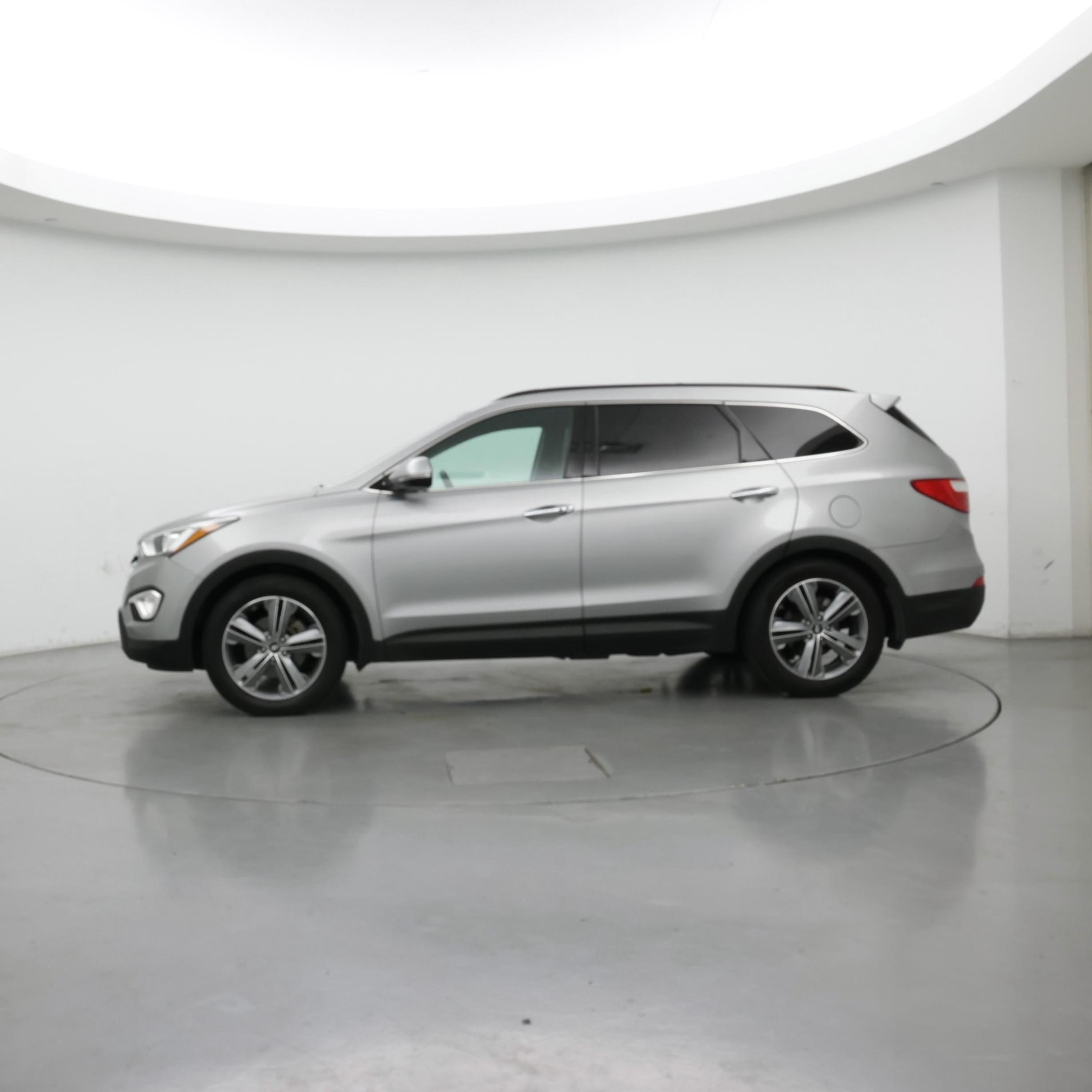 Thumbnail: 2016 Hyundai Santa Fe - 3