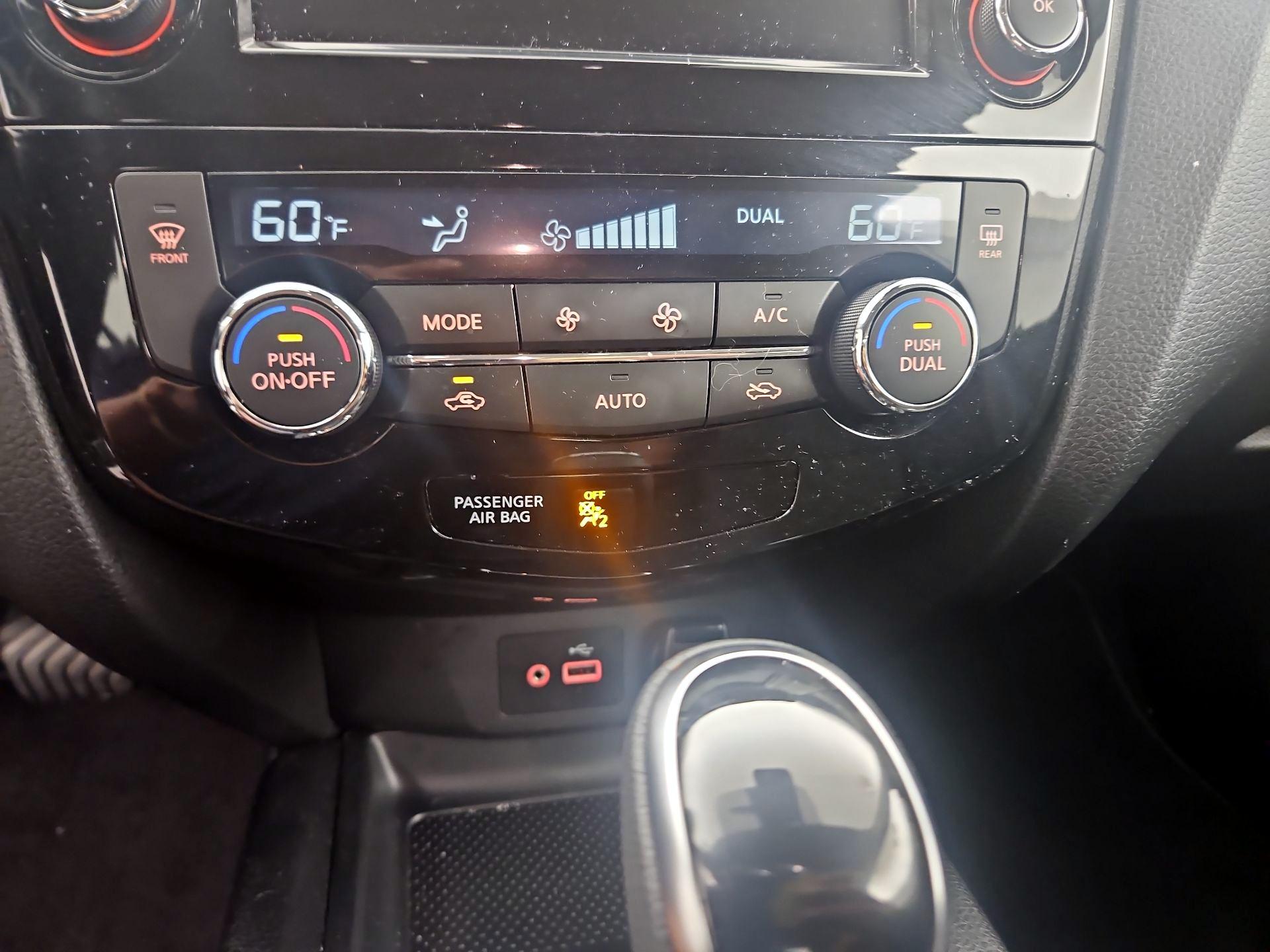 Thumbnail: 2021 Nissan Rogue Sport - 16