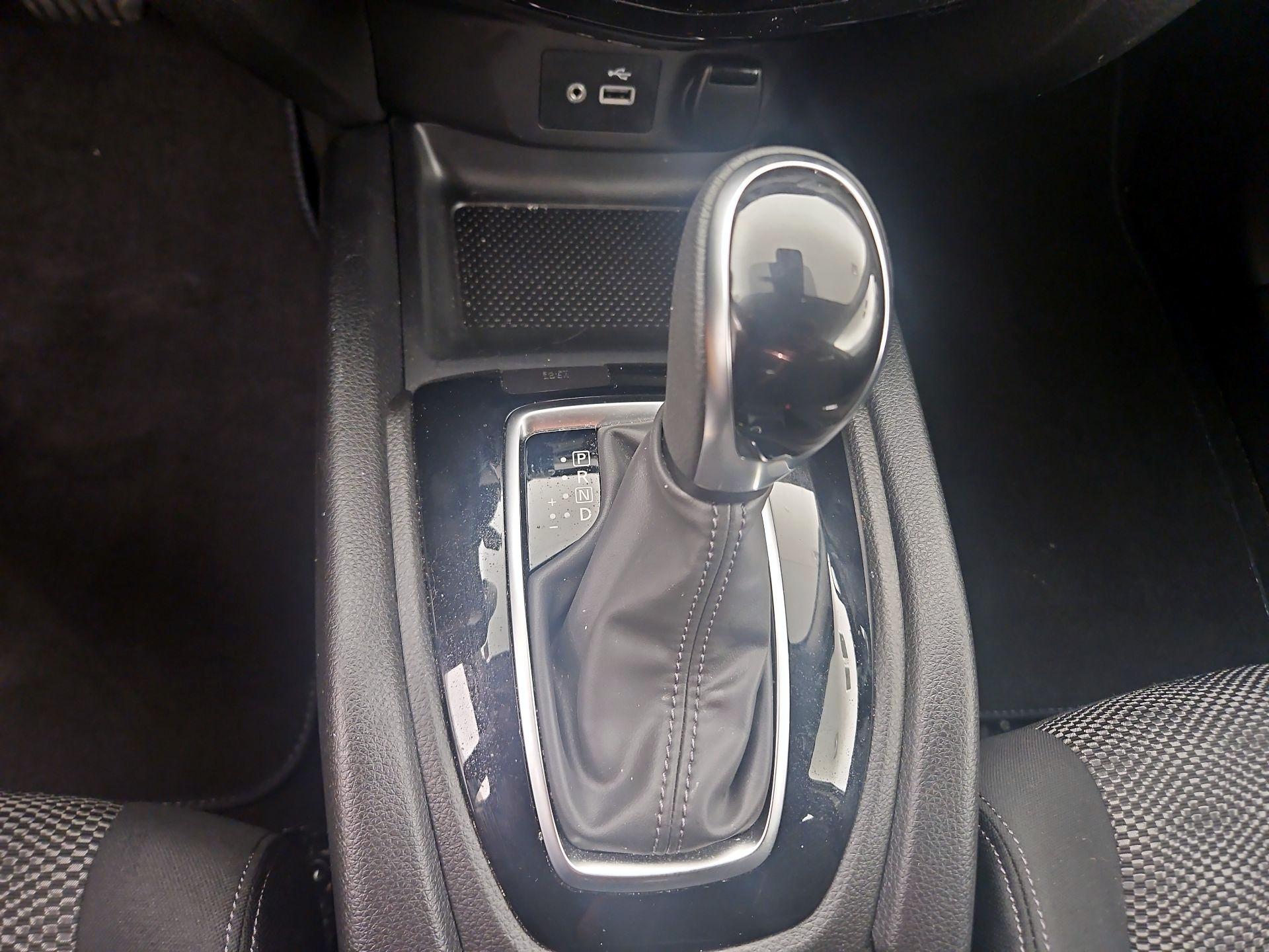 Thumbnail: 2021 Nissan Rogue Sport - 17