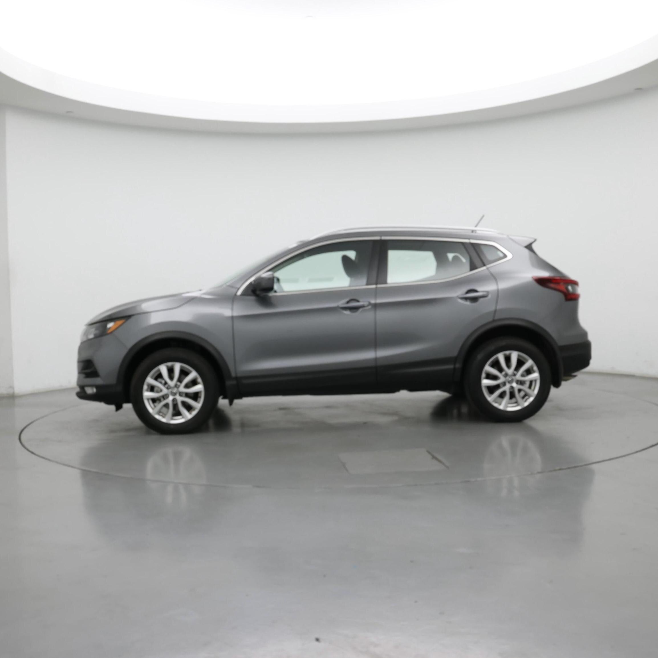 Thumbnail: 2021 Nissan Rogue Sport - 3