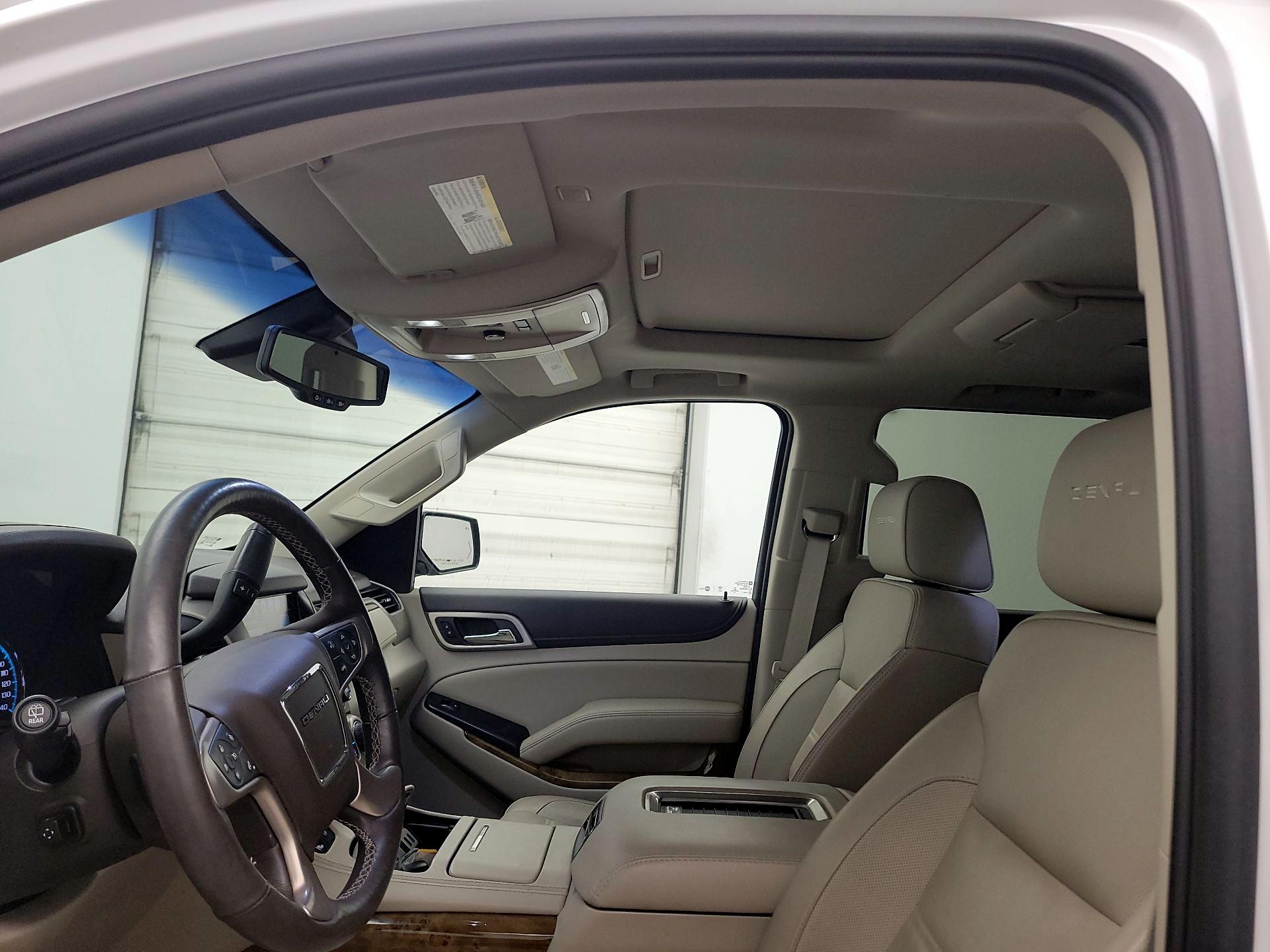 Thumbnail: 2017 GMC Yukon - 19