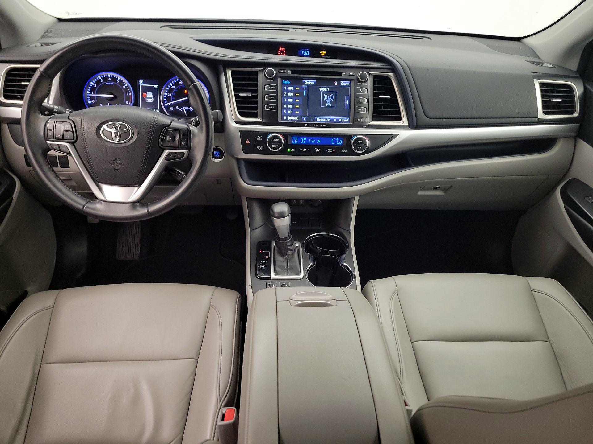 Thumbnail: 2018 Toyota Highlander - 9