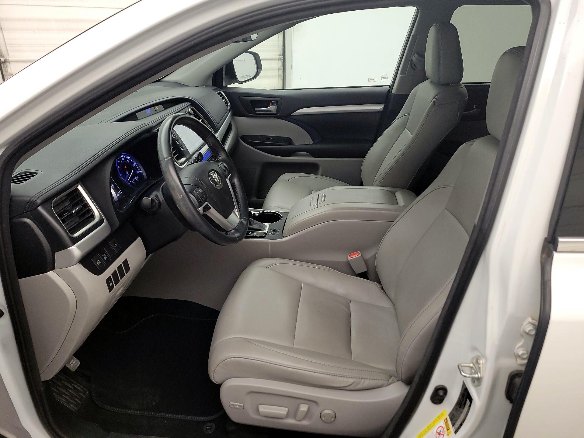 Thumbnail: 2018 Toyota Highlander - 11