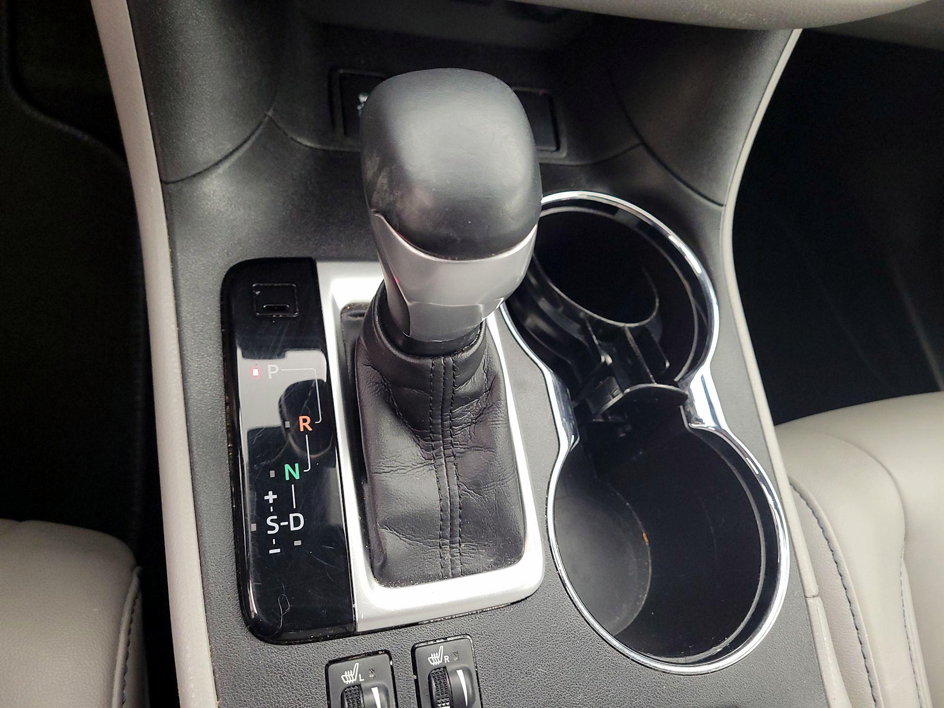 Thumbnail: 2018 Toyota Highlander - 15