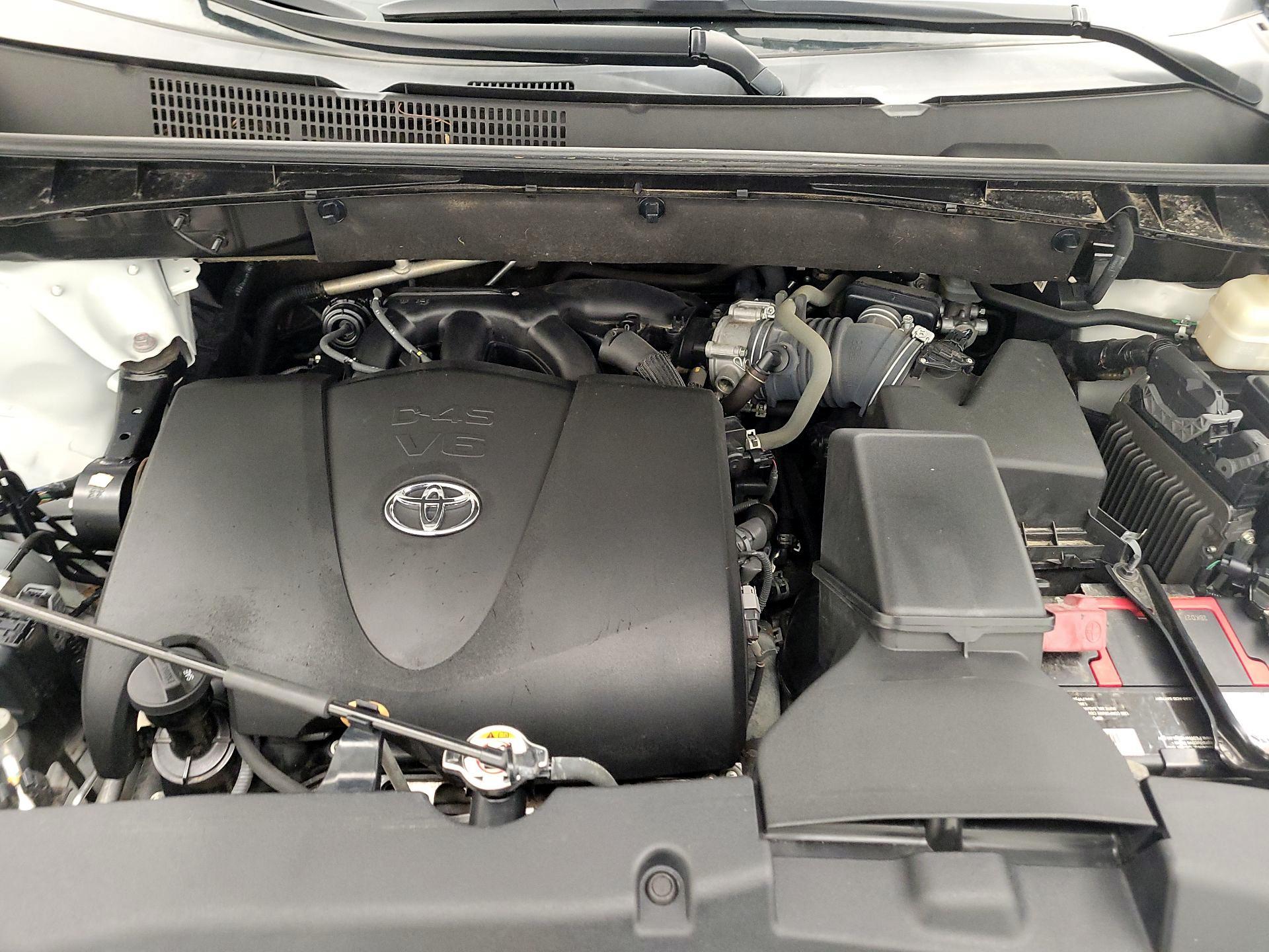 Thumbnail: 2018 Toyota Highlander - 17