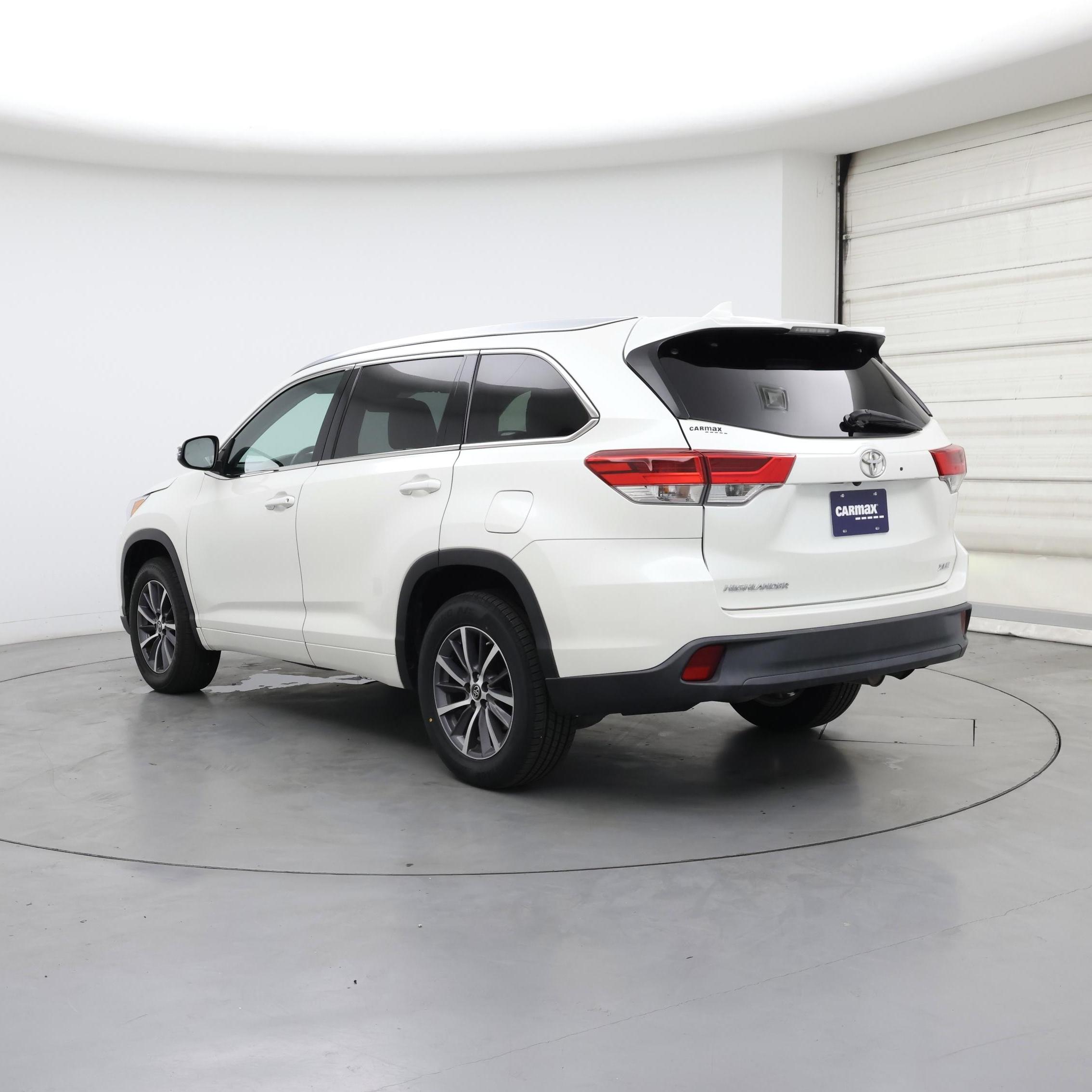 Thumbnail: 2018 Toyota Highlander - 2