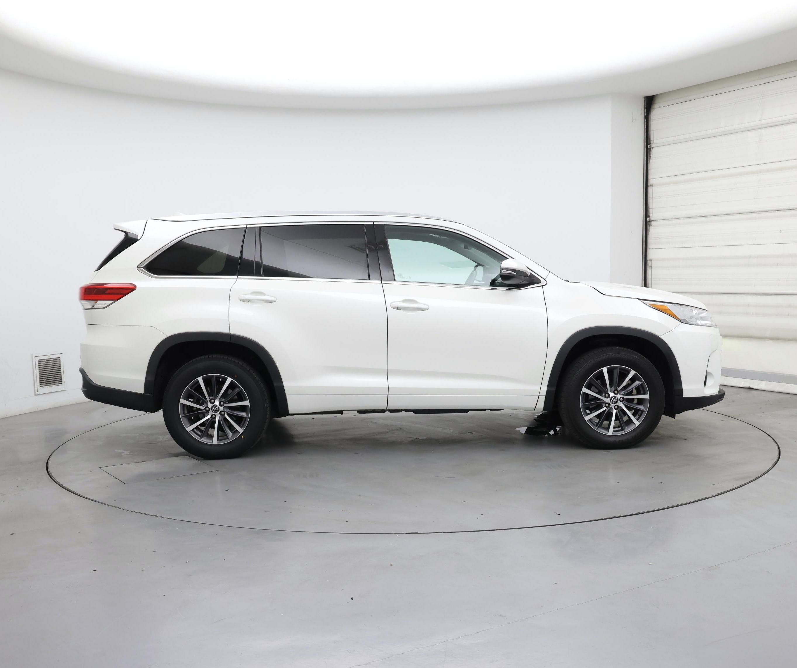 Thumbnail: 2018 Toyota Highlander - 7