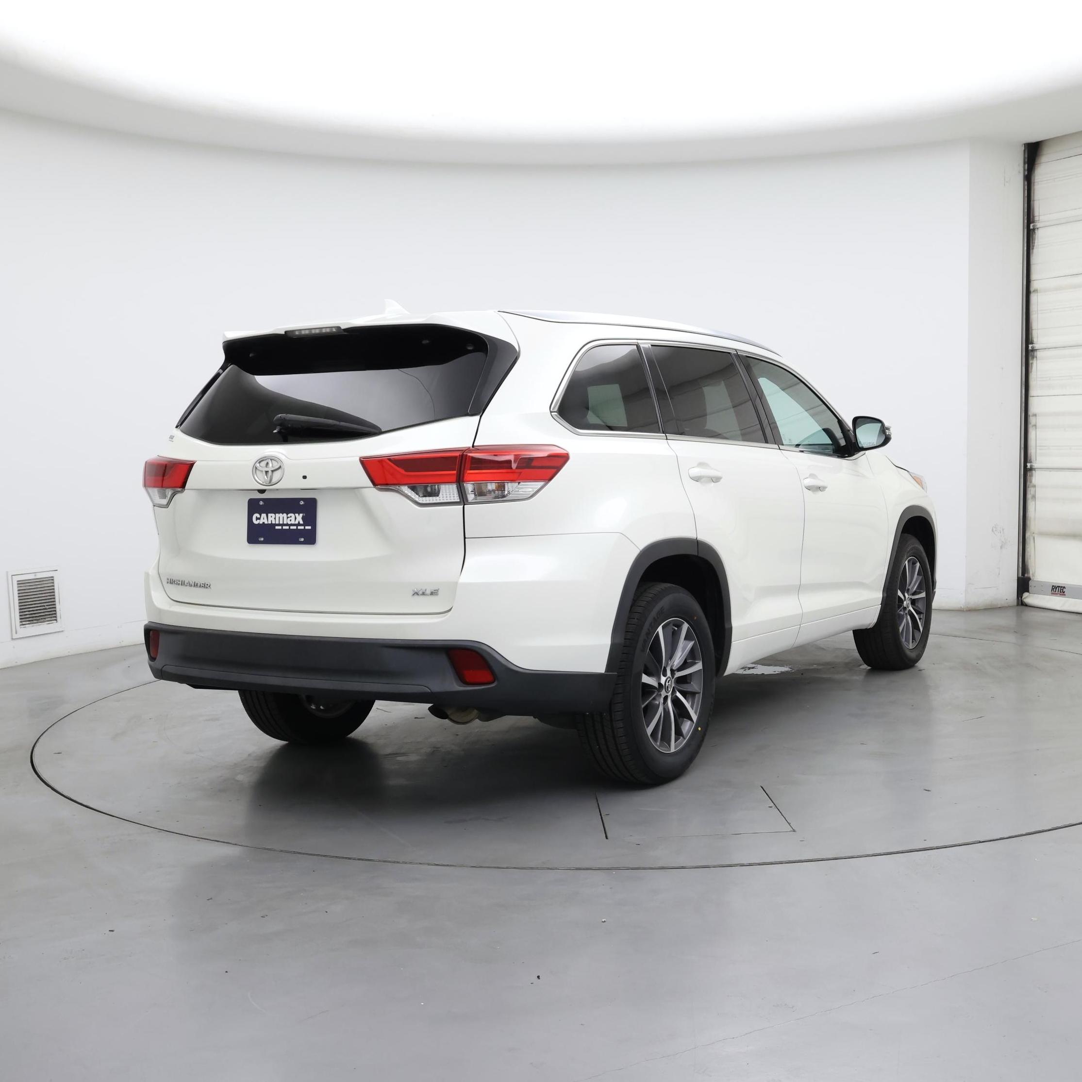 Thumbnail: 2018 Toyota Highlander - 8