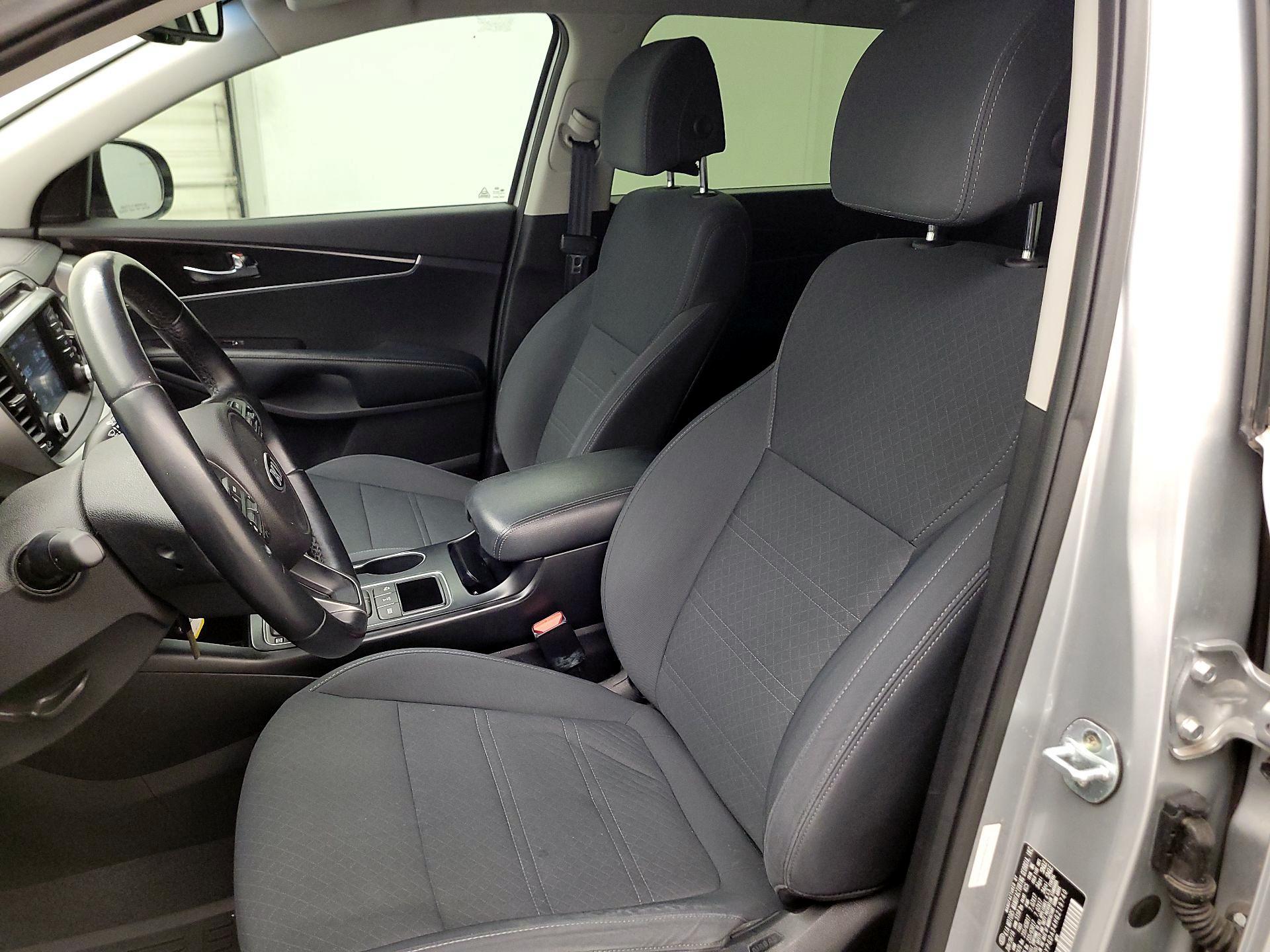 Thumbnail: 2017 Kia Sorento - 11