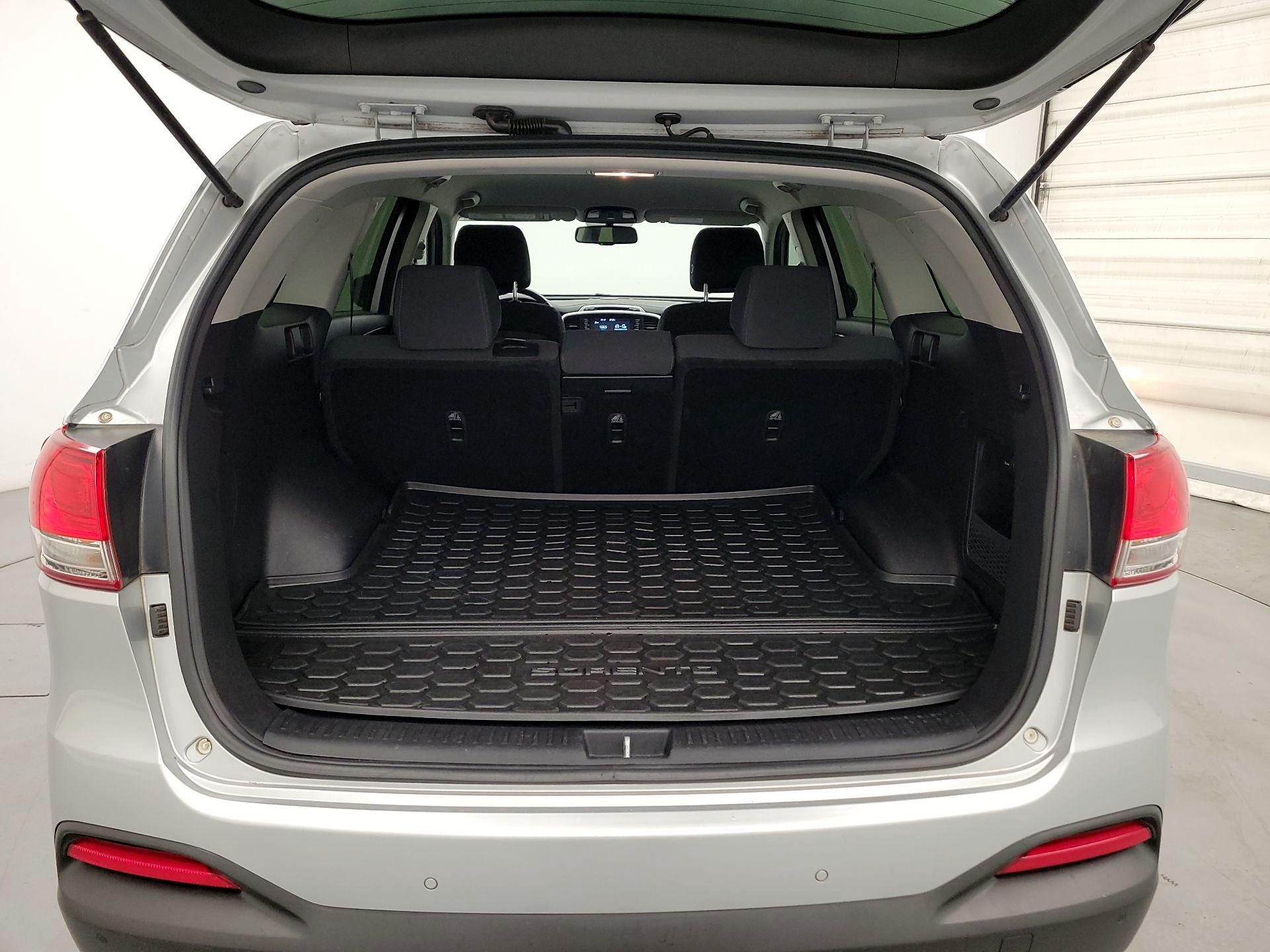Thumbnail: 2017 Kia Sorento - 20