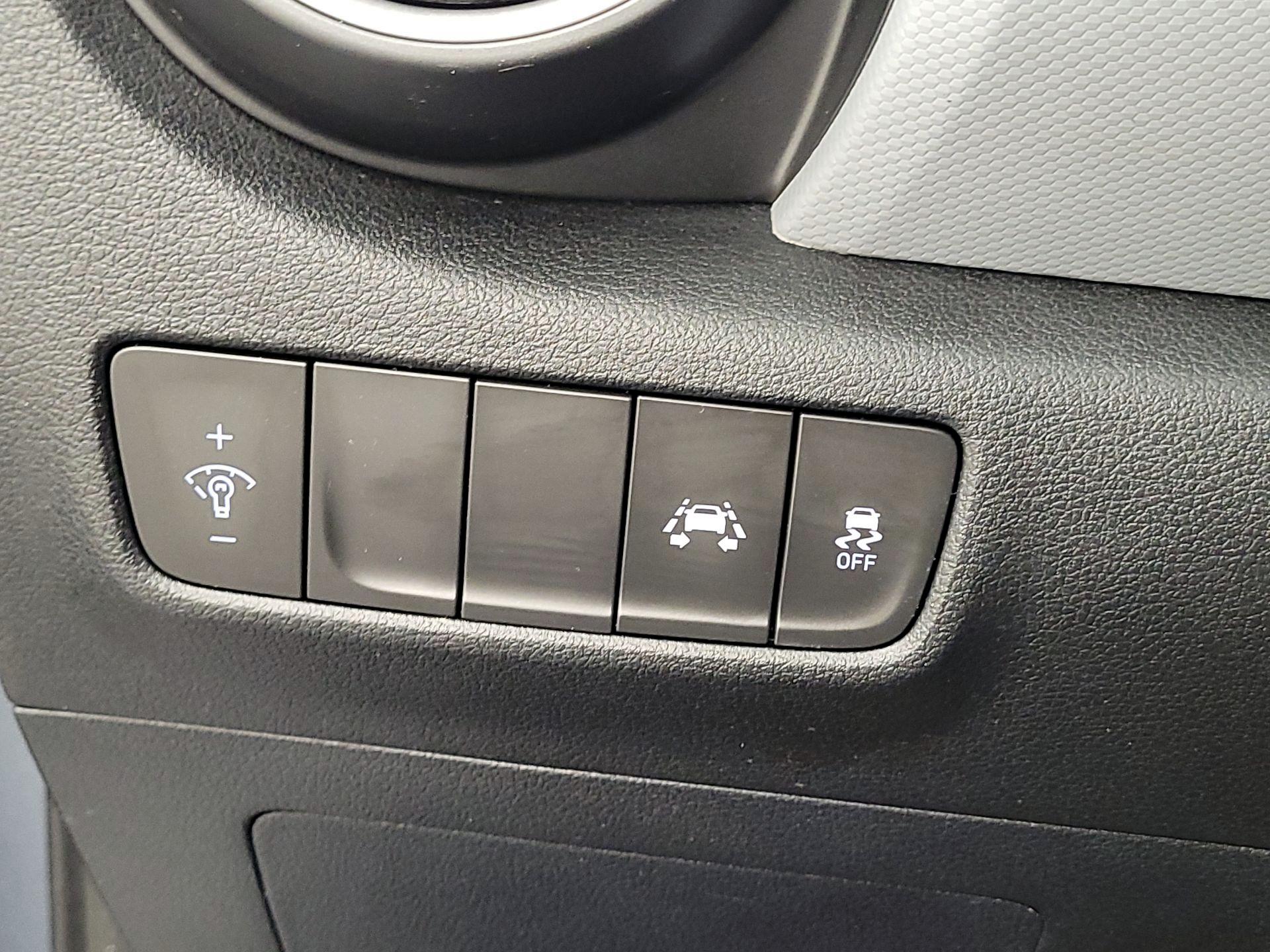 Thumbnail: 2019 Hyundai Kona - 13