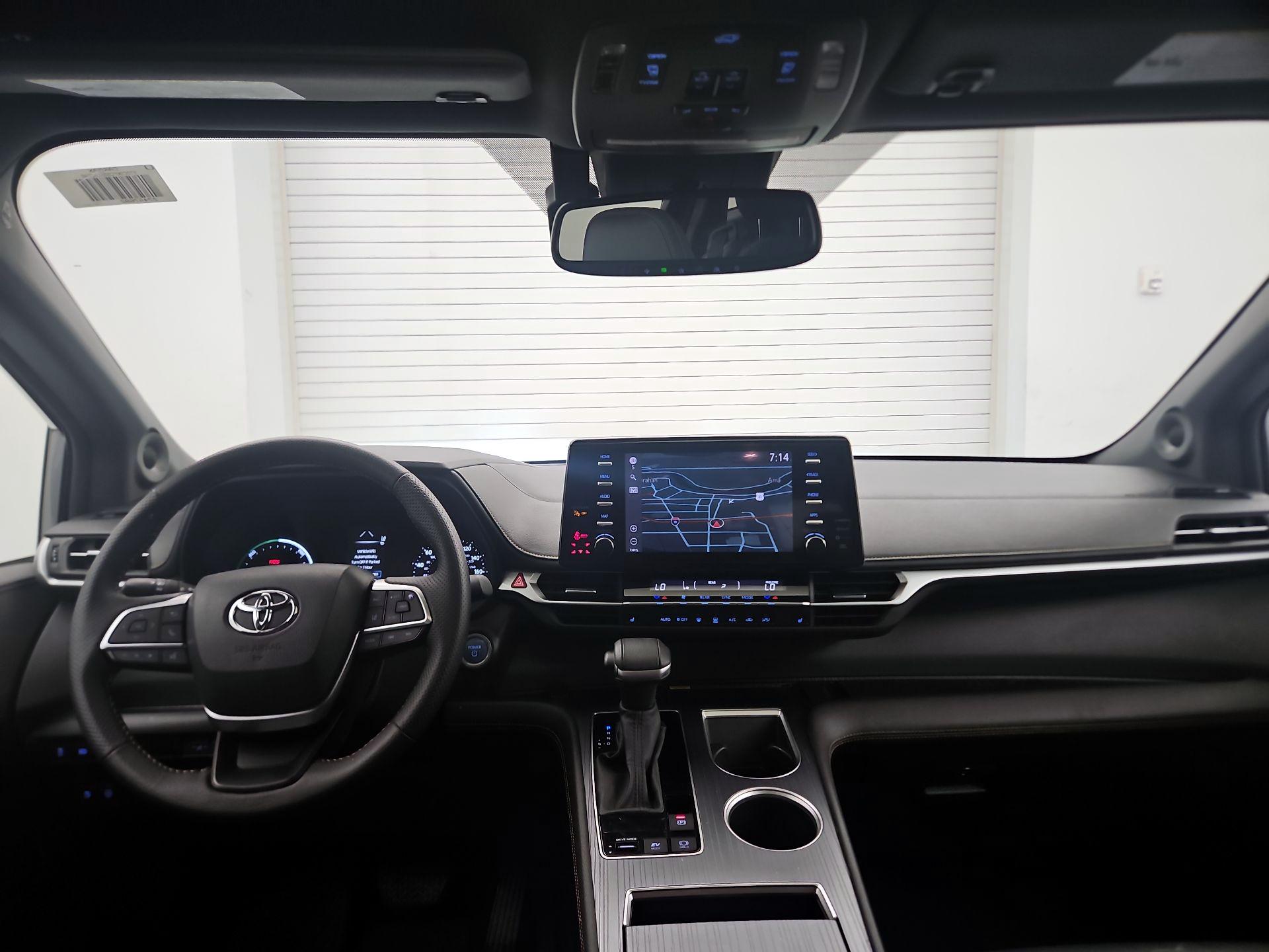 Thumbnail: 2024 Toyota Sienna - 9