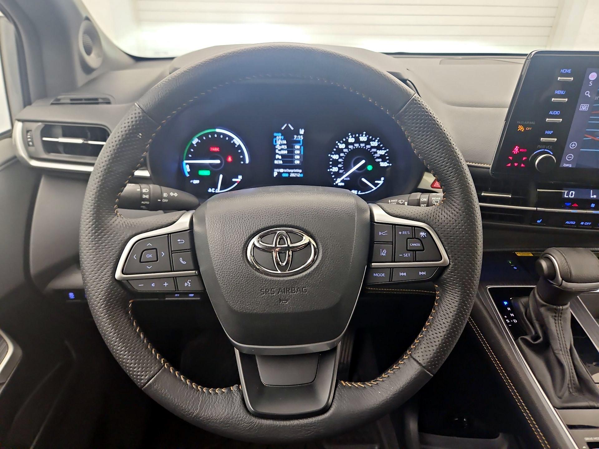 Thumbnail: 2024 Toyota Sienna - 10