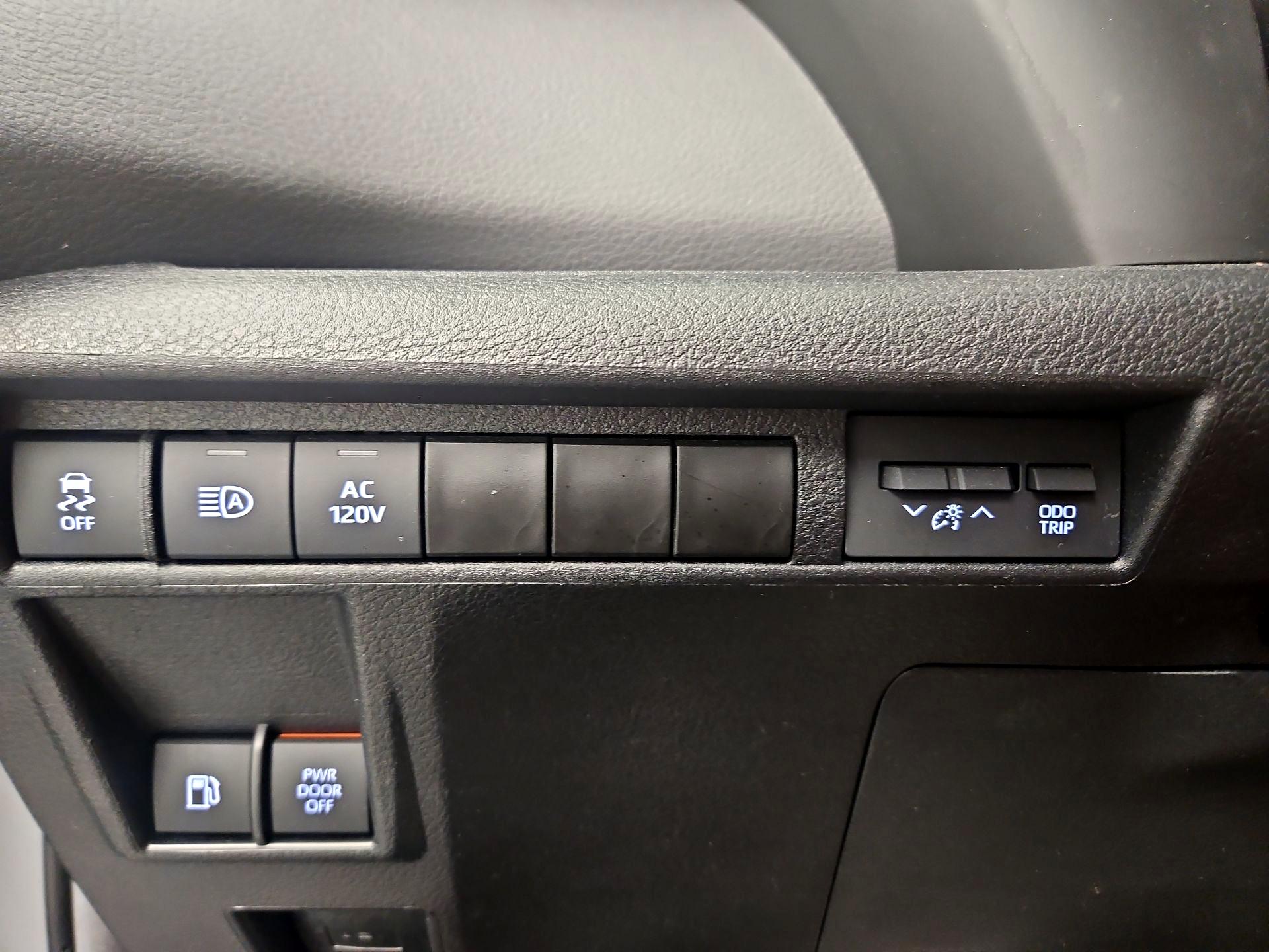 Thumbnail: 2024 Toyota Sienna - 13