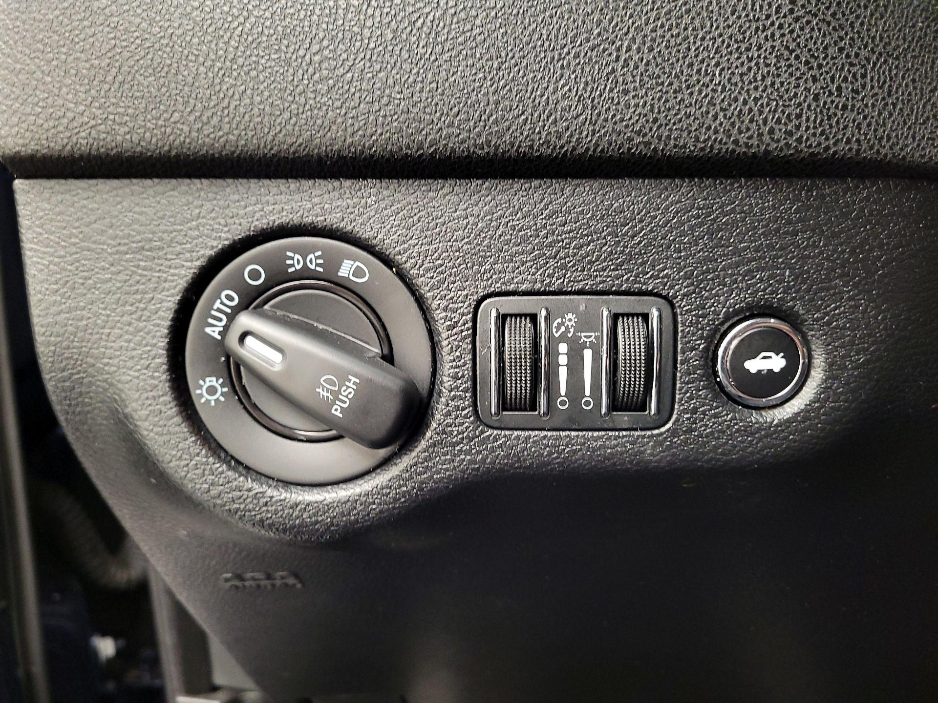 Thumbnail: 2016 Dodge Charger - 14