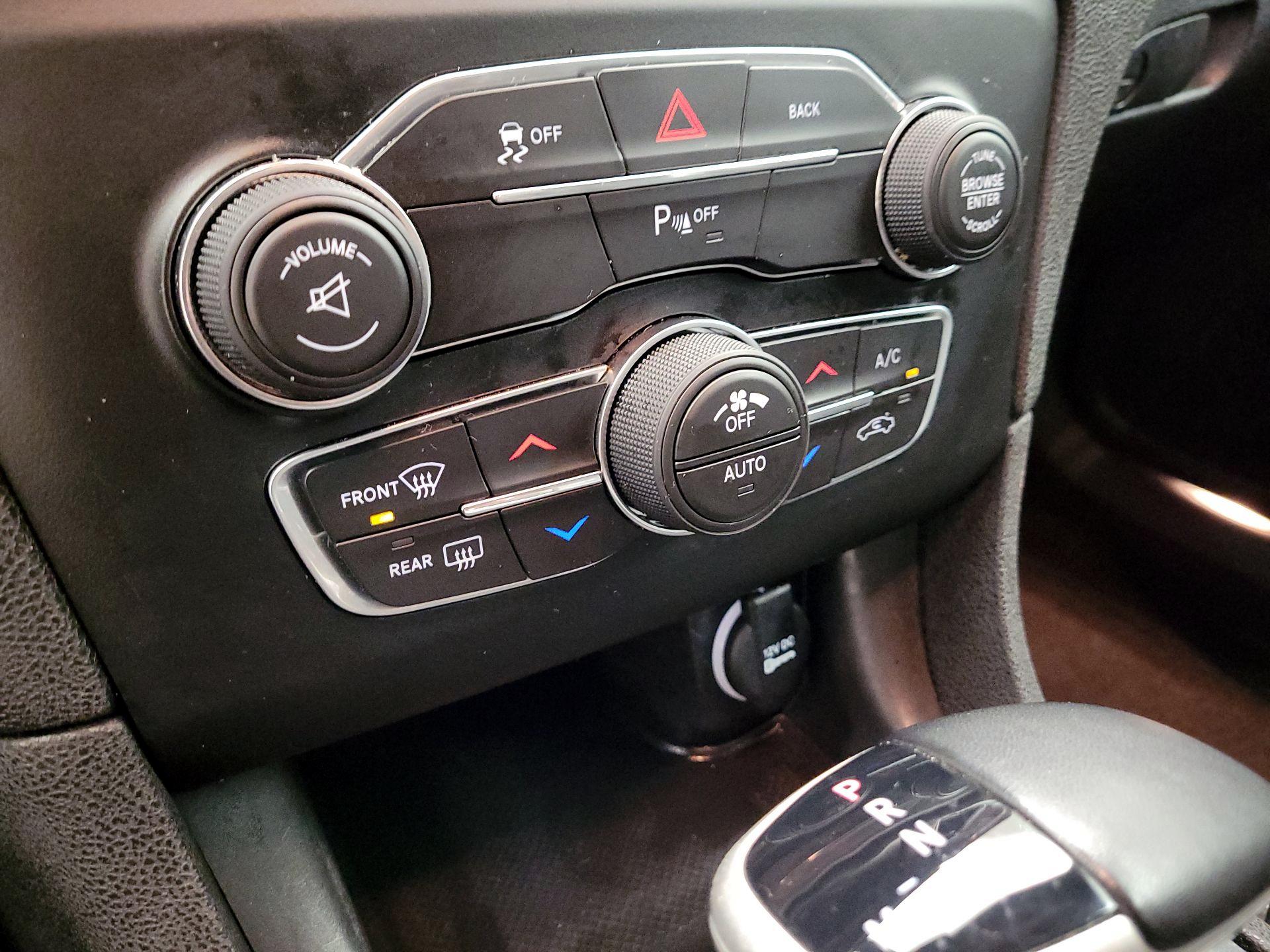 Thumbnail: 2016 Dodge Charger - 17