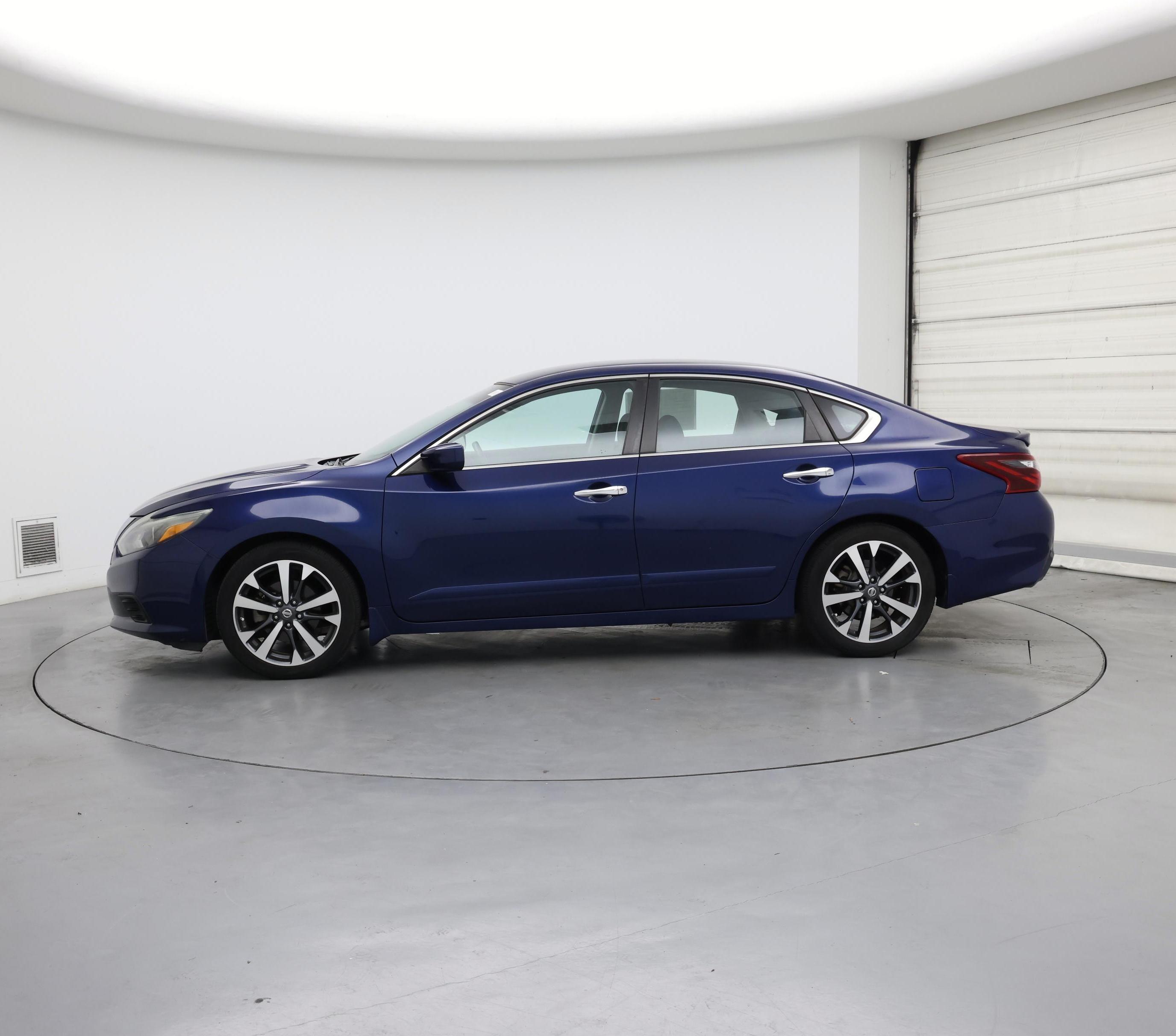 Thumbnail: 2017 Nissan Altima - 3