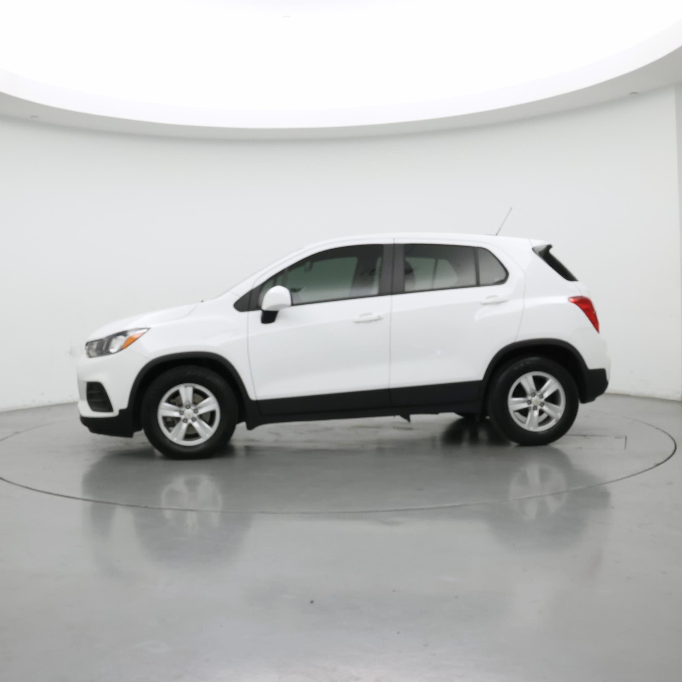 Thumbnail: 2020 Chevrolet Trax - 3
