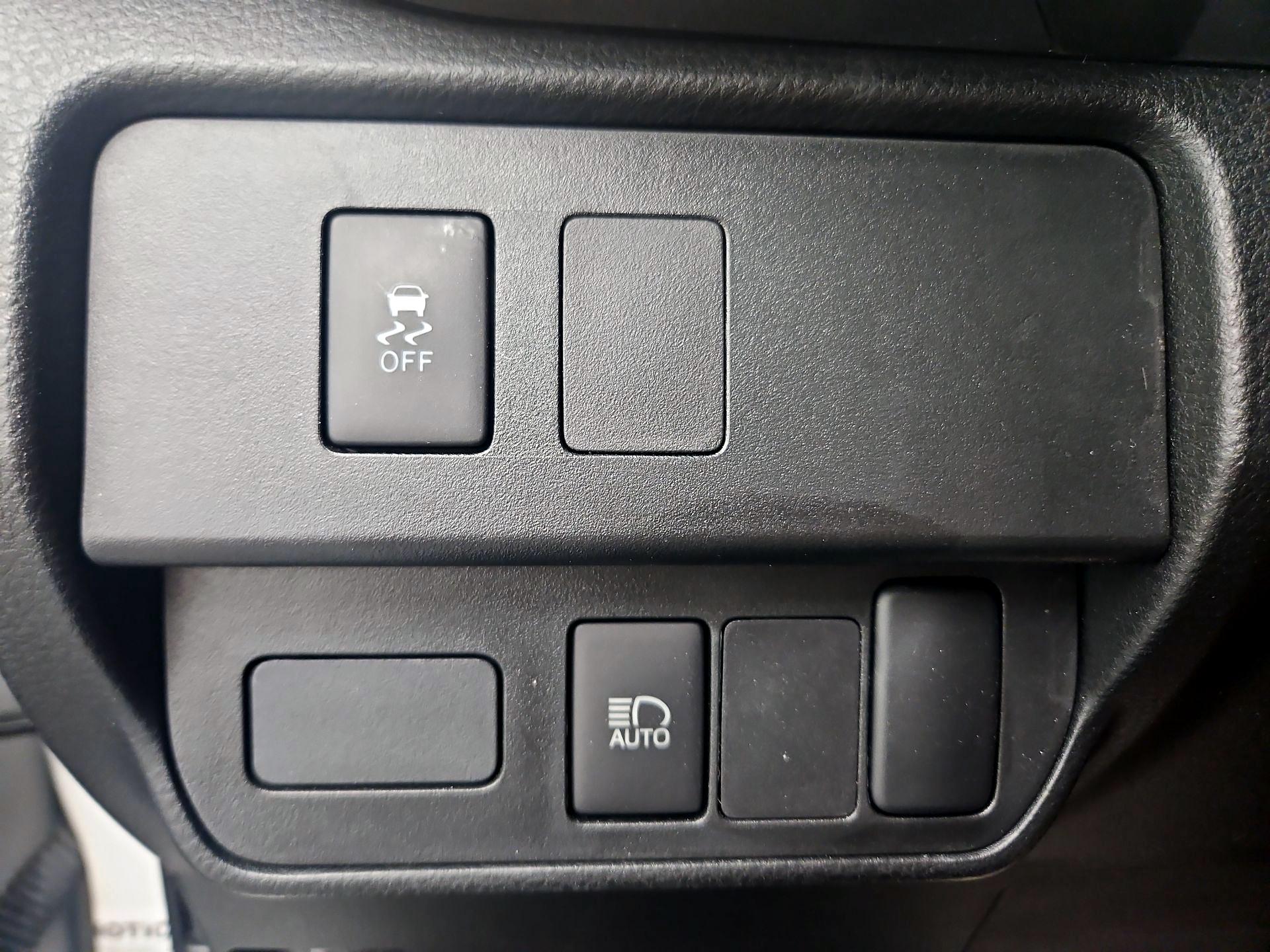 Thumbnail: 2023 Toyota Tacoma - 13