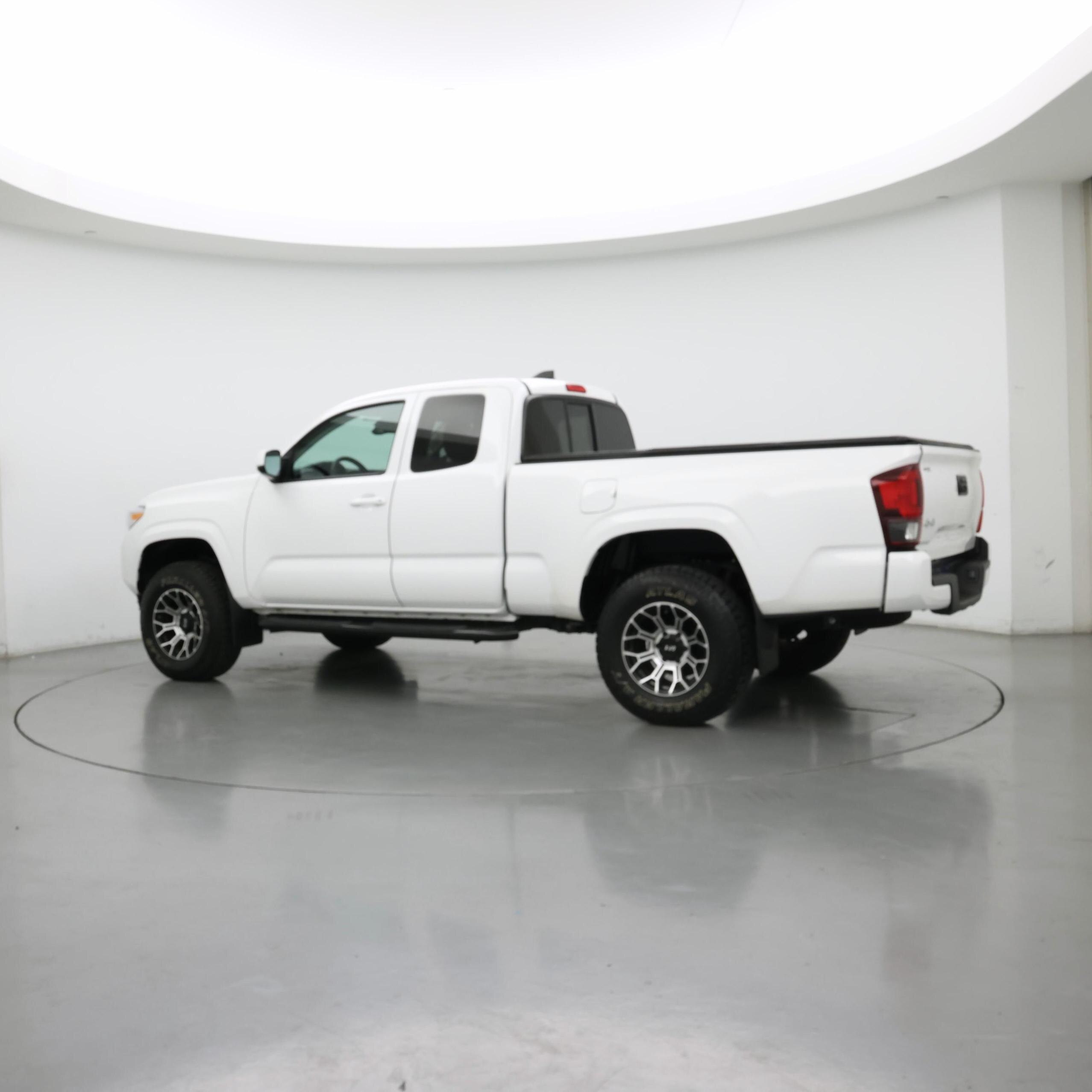 Thumbnail: 2023 Toyota Tacoma - 4