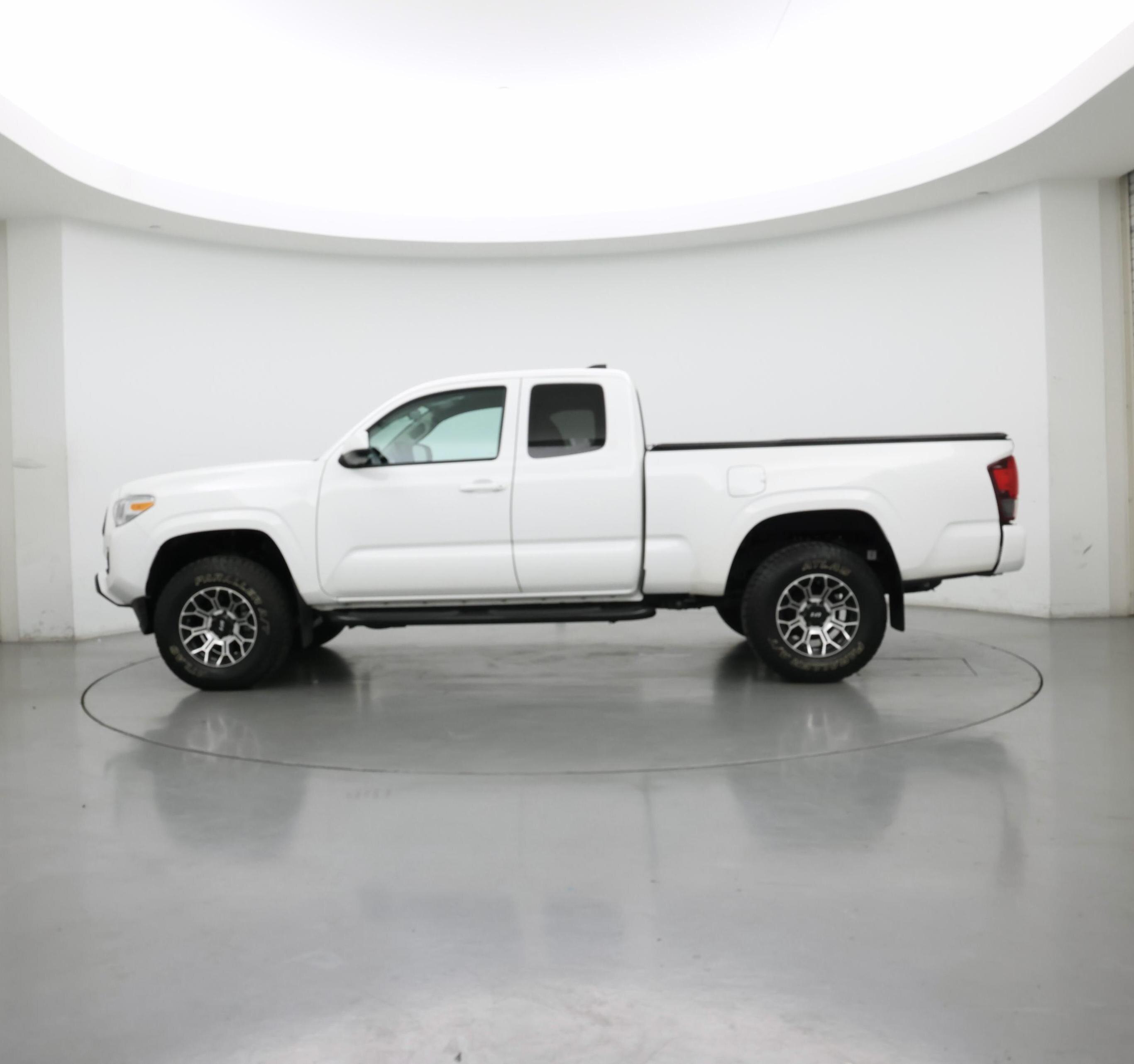 Thumbnail: 2023 Toyota Tacoma - 5