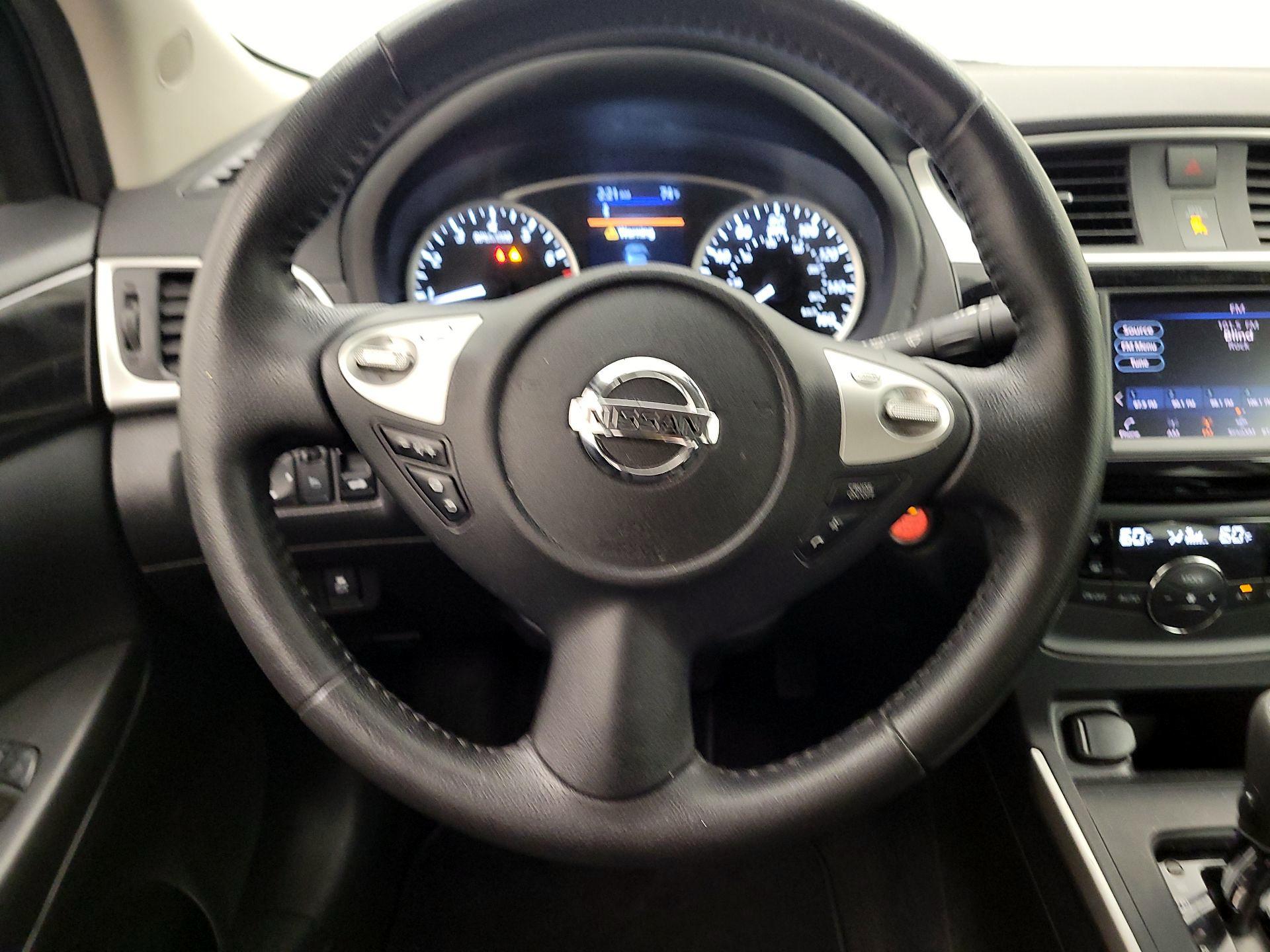 Thumbnail: 2019 Nissan Sentra - 10