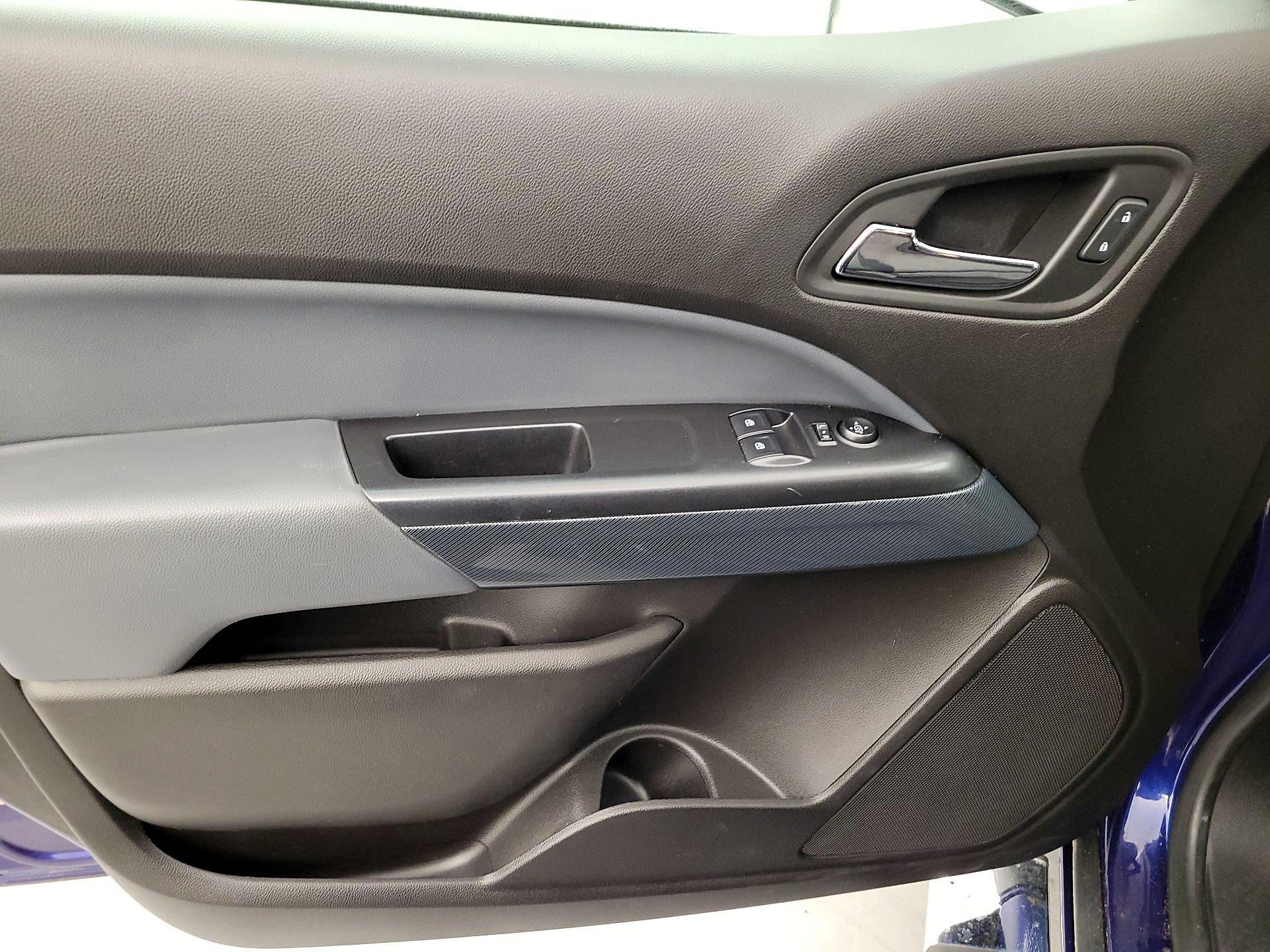 Thumbnail: 2016 Chevrolet Colorado - 12