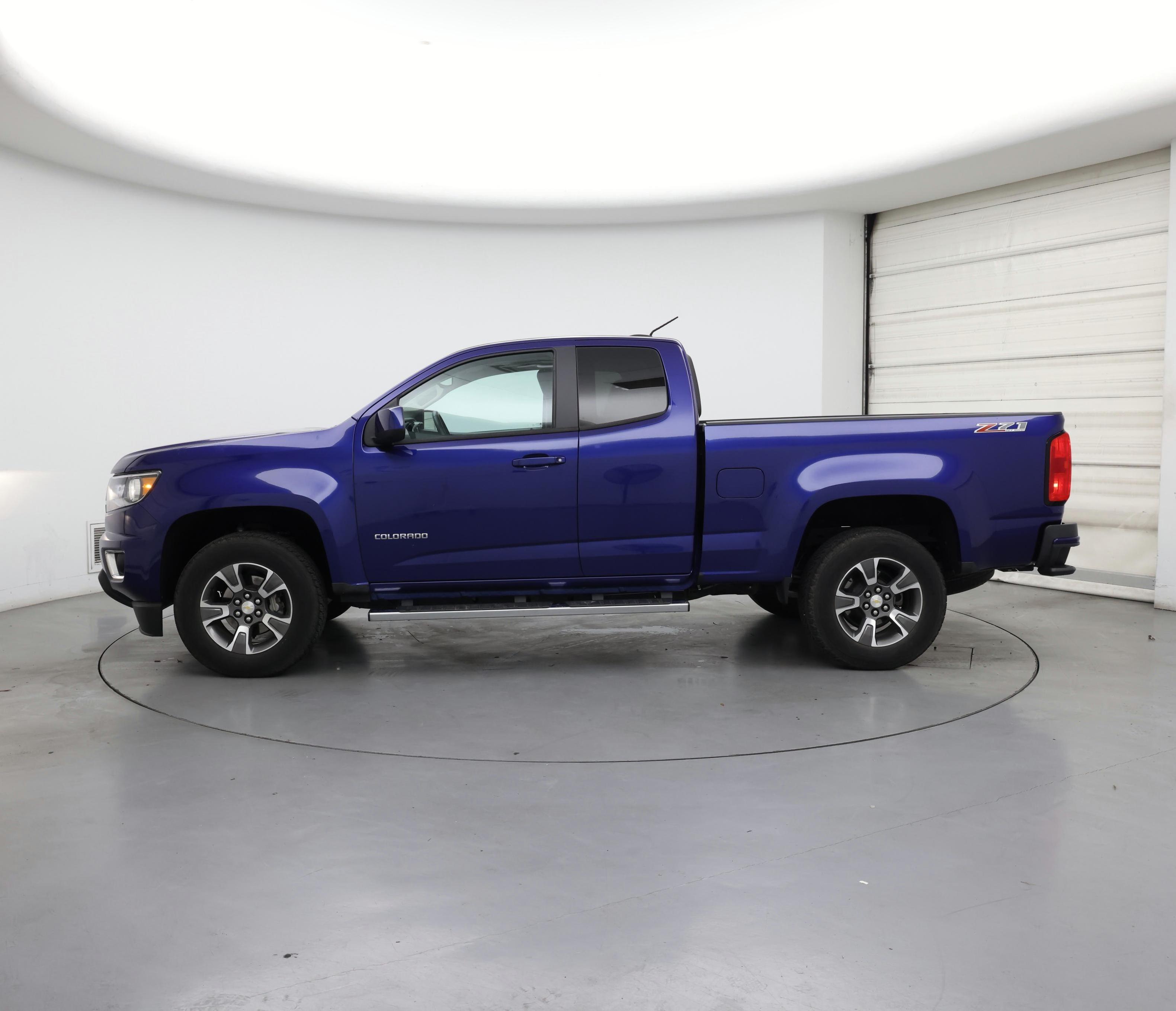 Thumbnail: 2016 Chevrolet Colorado - 3