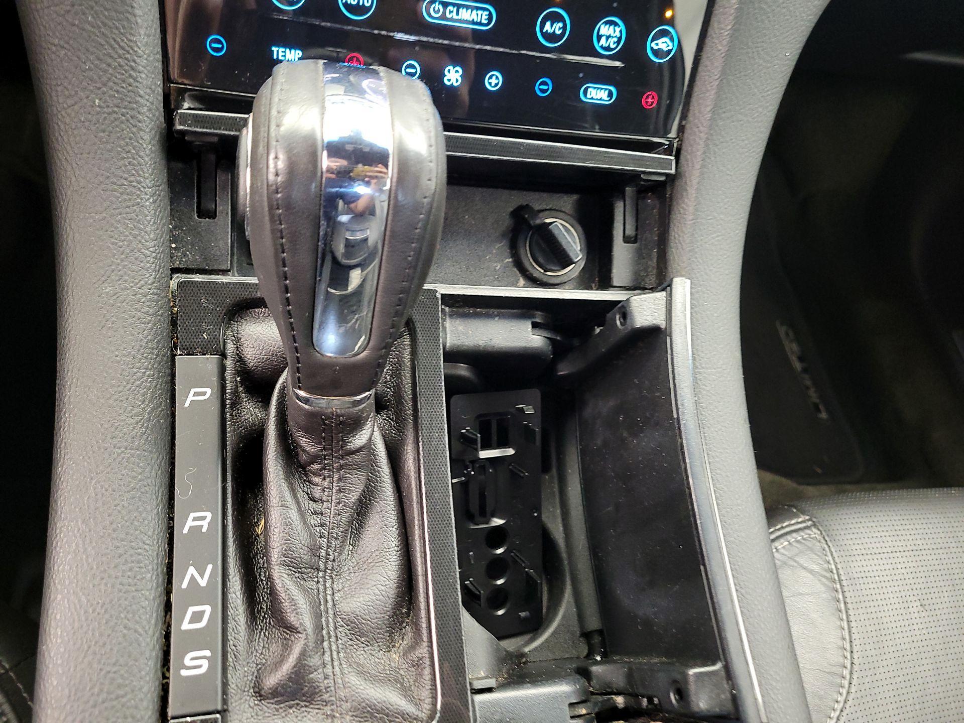 Thumbnail: 2014 Ford Taurus - 15