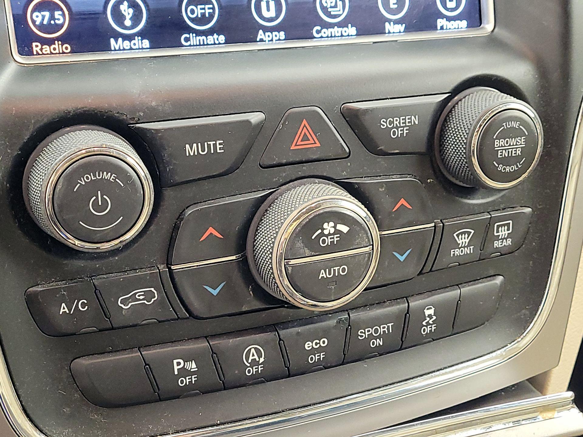 Thumbnail: 2018 Jeep Grand Cherokee - 16