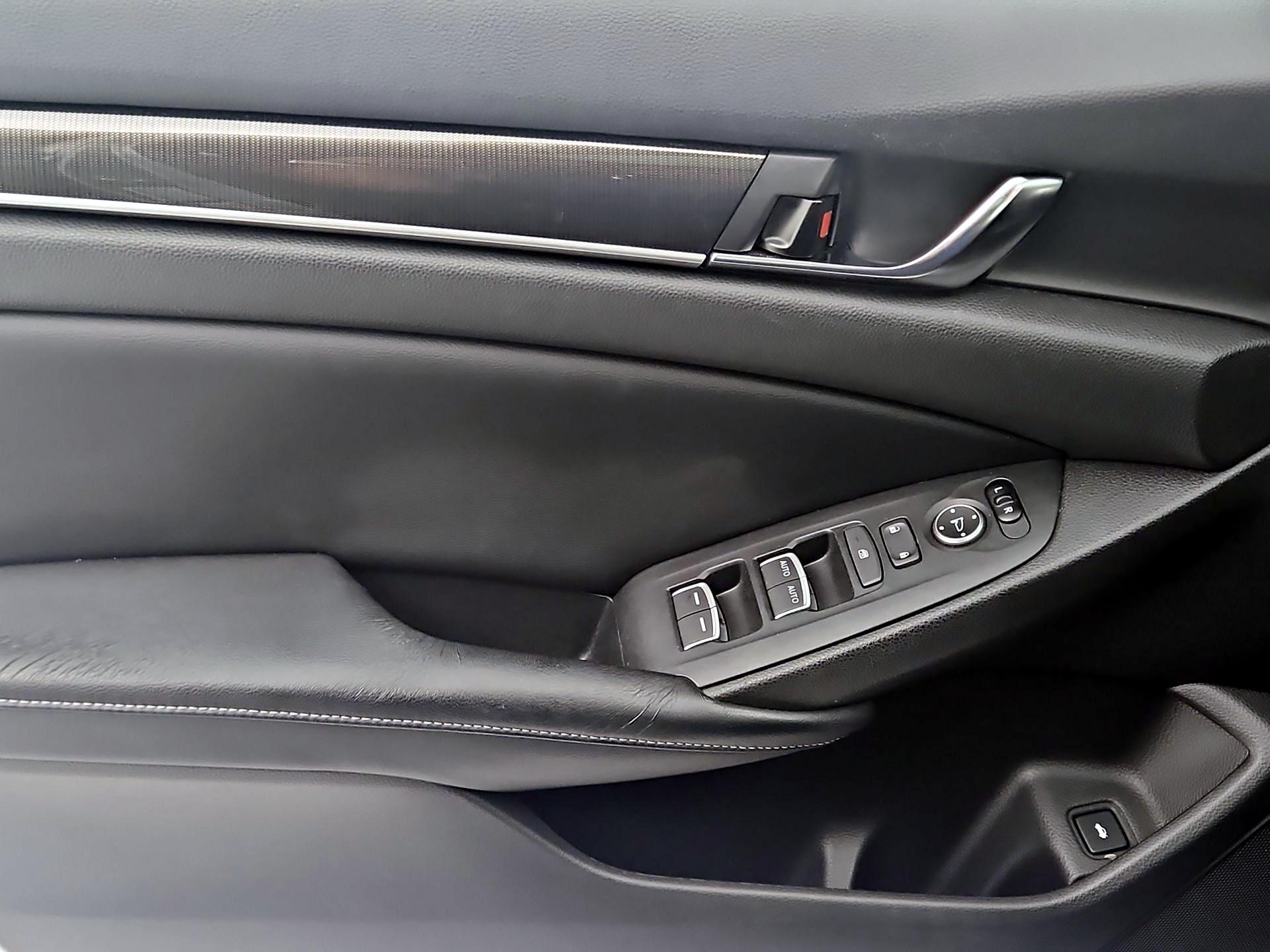 Thumbnail: 2018 Honda Accord - 12