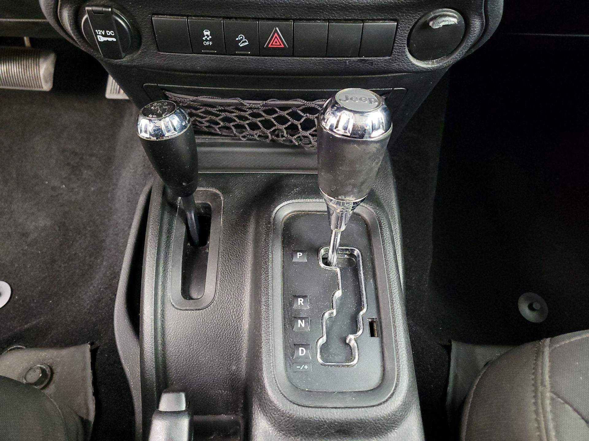 Thumbnail: 2017 Jeep Wrangler - 16