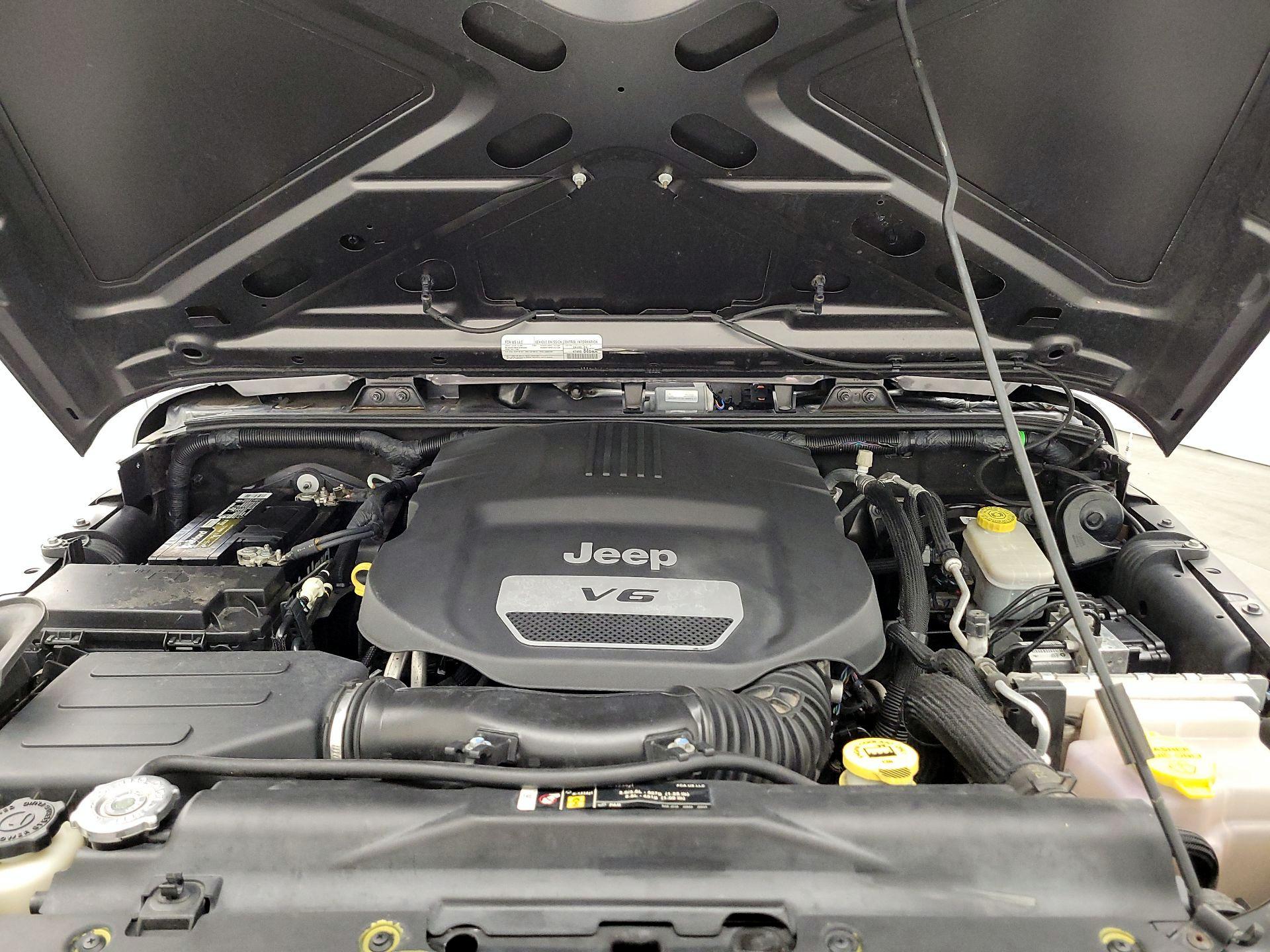 Thumbnail: 2017 Jeep Wrangler - 18