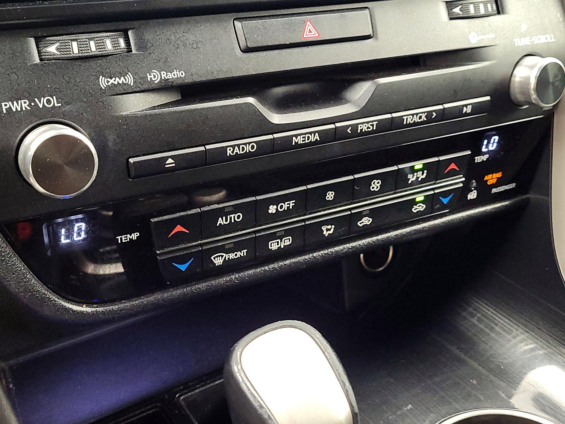 Thumbnail: 2017 Lexus RX - 16