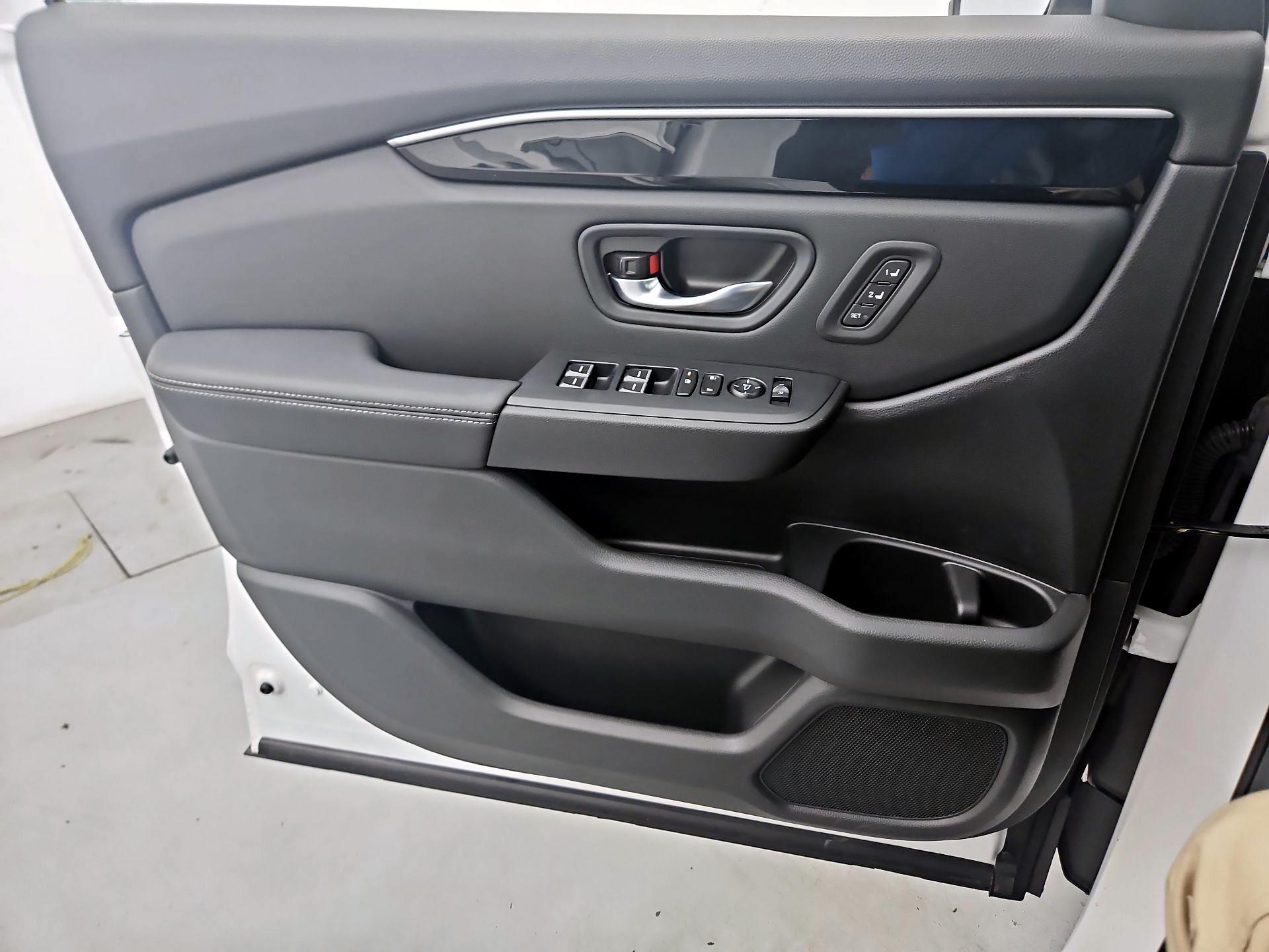 Thumbnail: 2025 Honda Pilot - 12