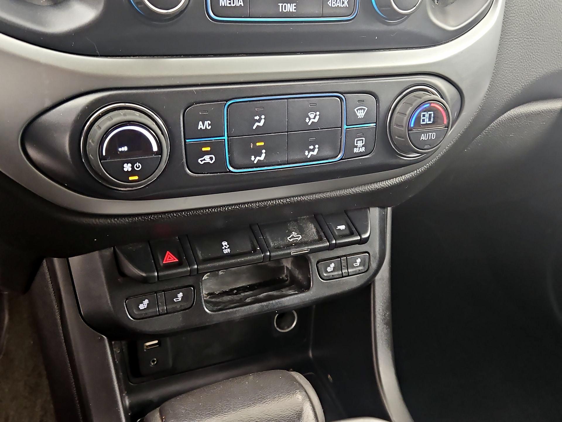 Thumbnail: 2016 Chevrolet Colorado - 17