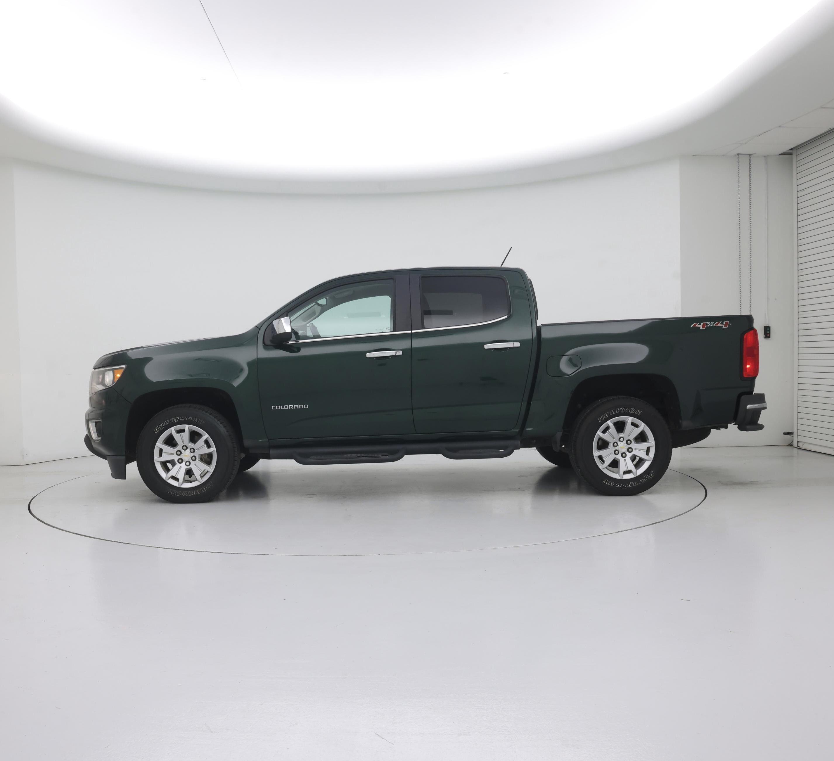 Thumbnail: 2016 Chevrolet Colorado - 3